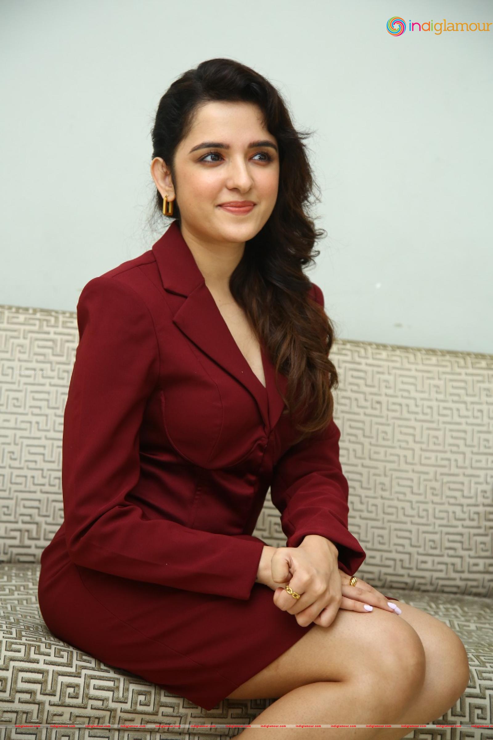 Shirley Setia Actress hd photo