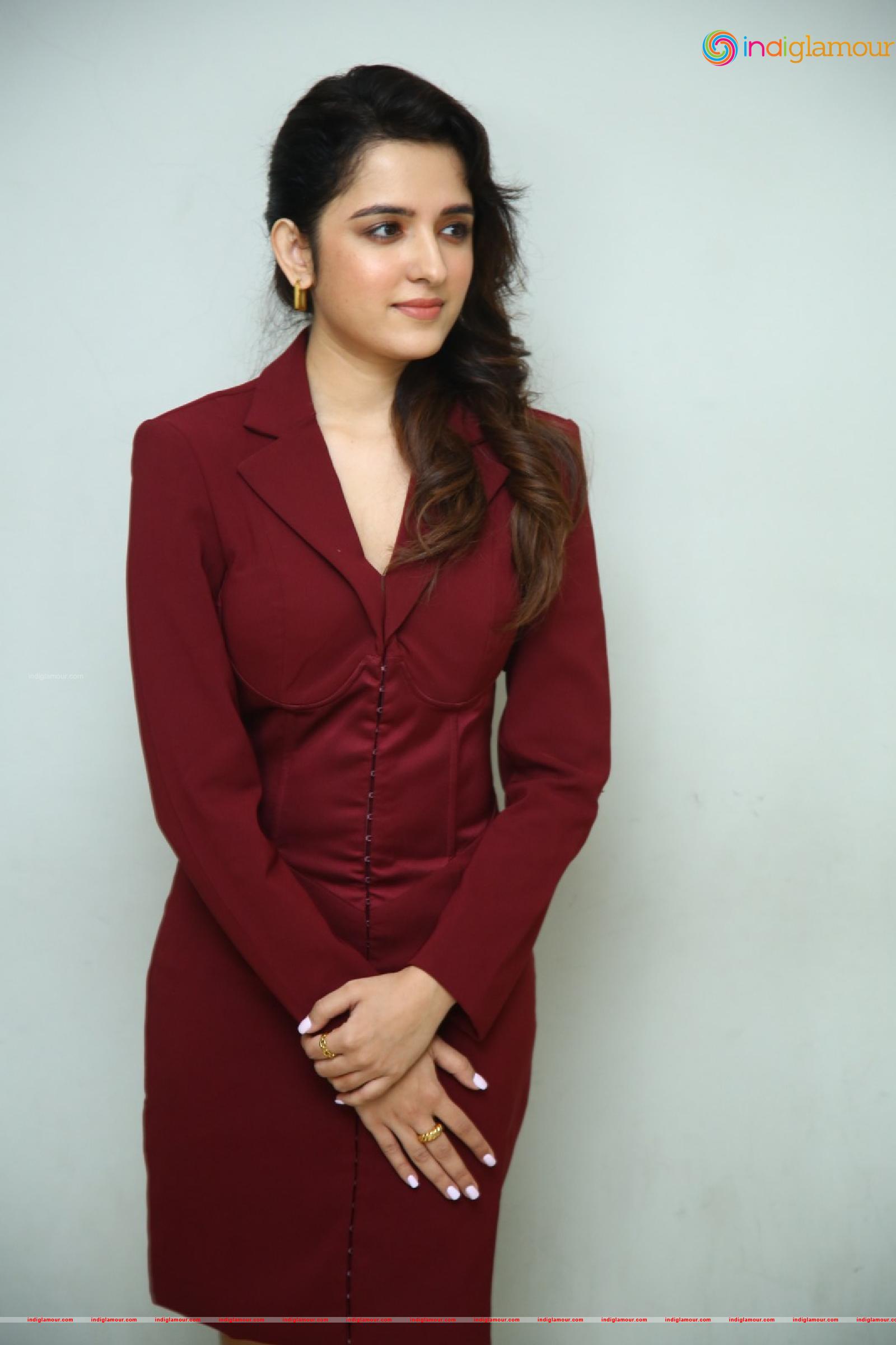 Shirley Setia Actress hd photo