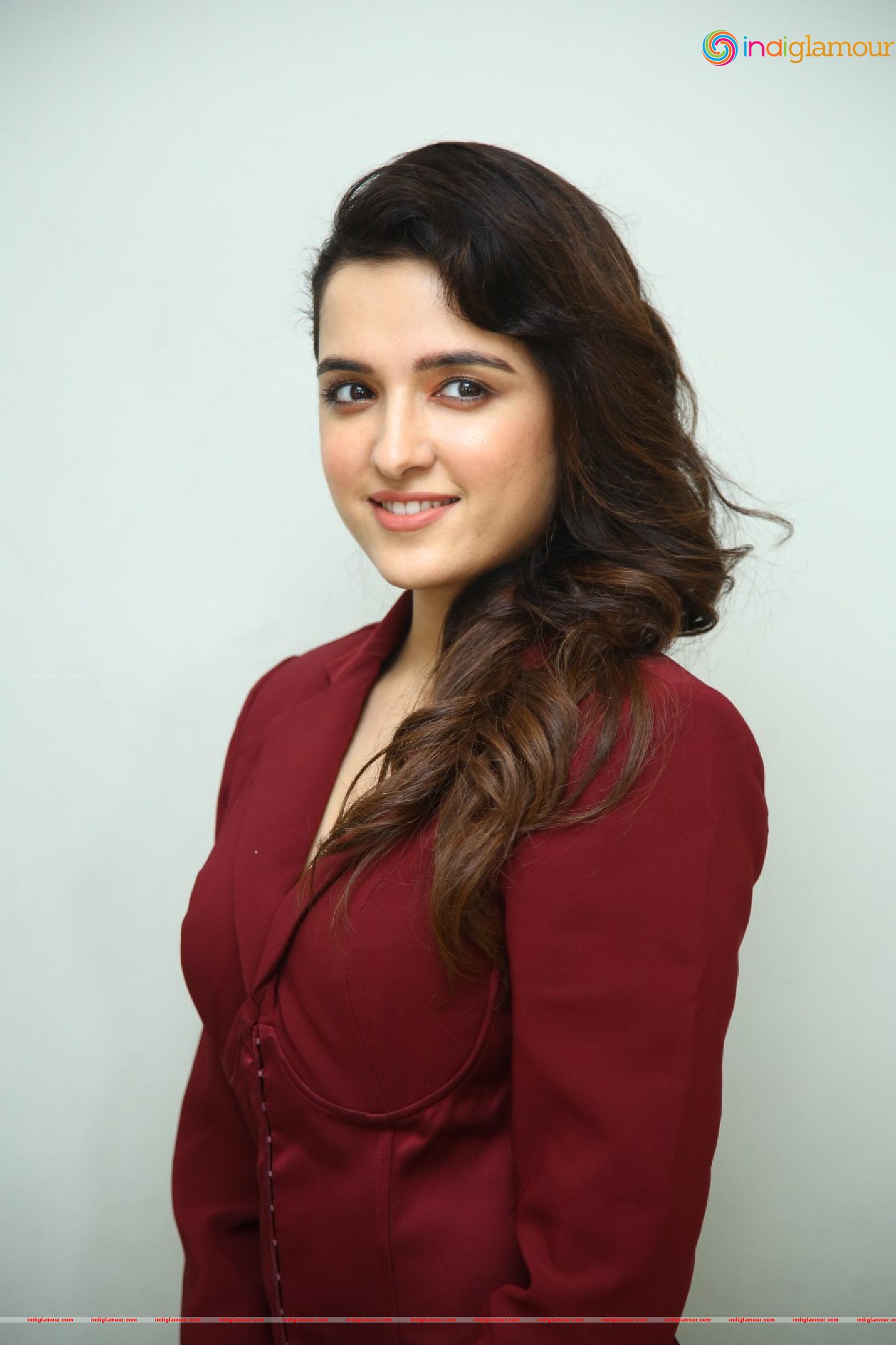 Shirley Setia Actress hd photo