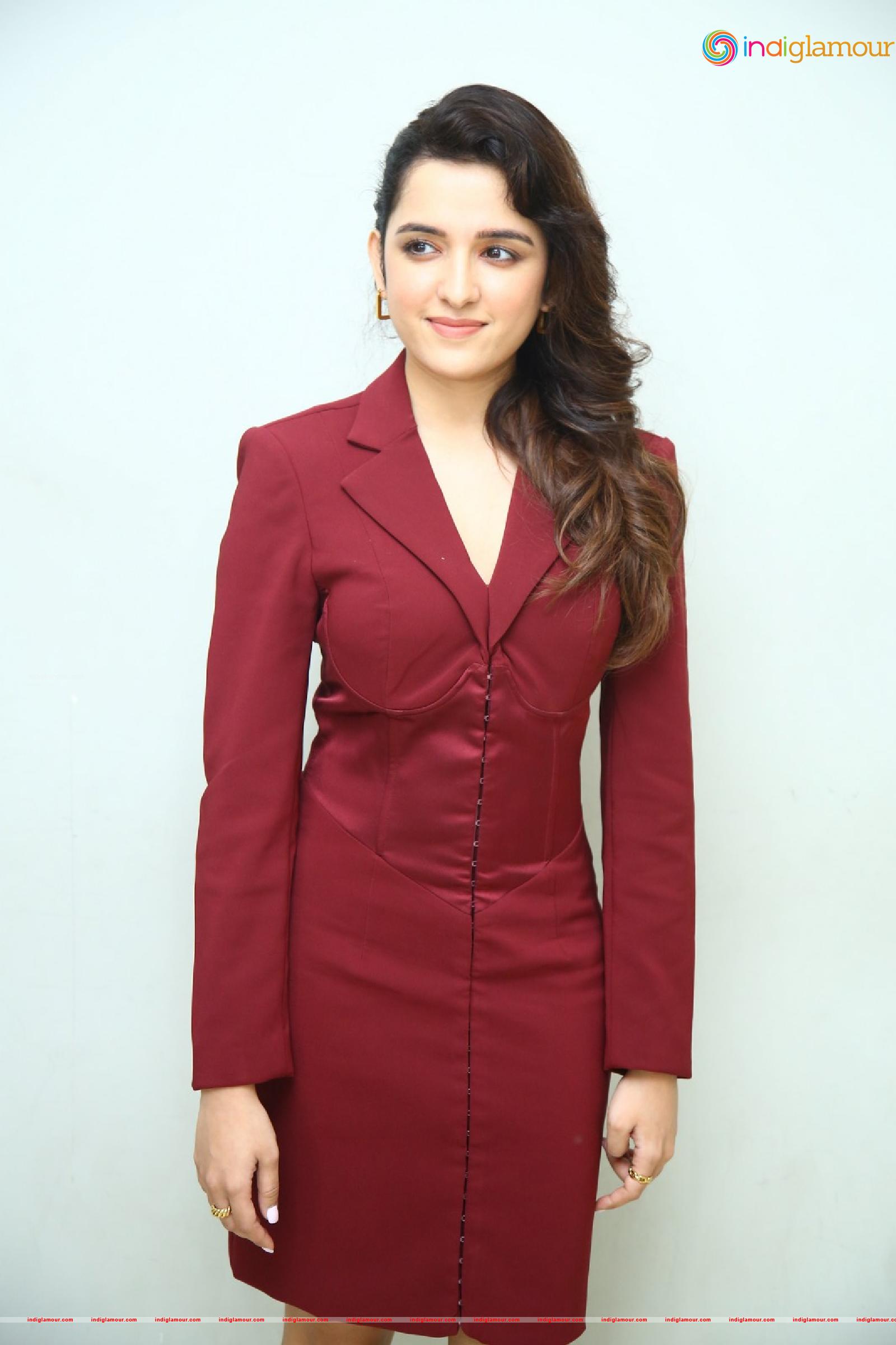 Shirley Setia Actress hd photo