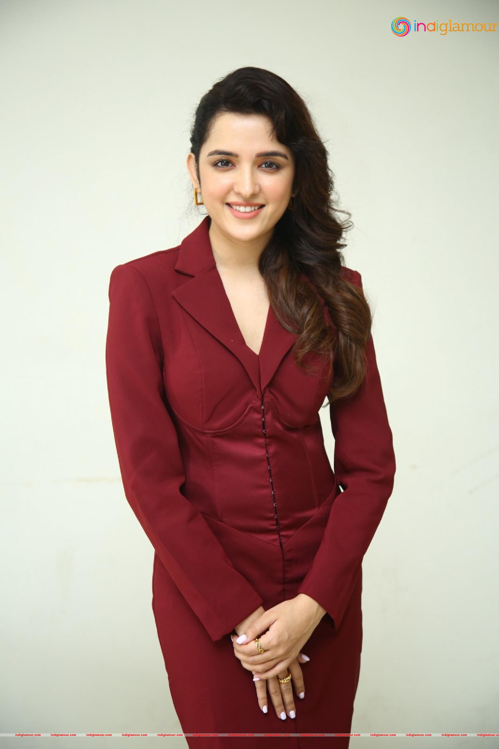 Shirley Setia Actress hd photo