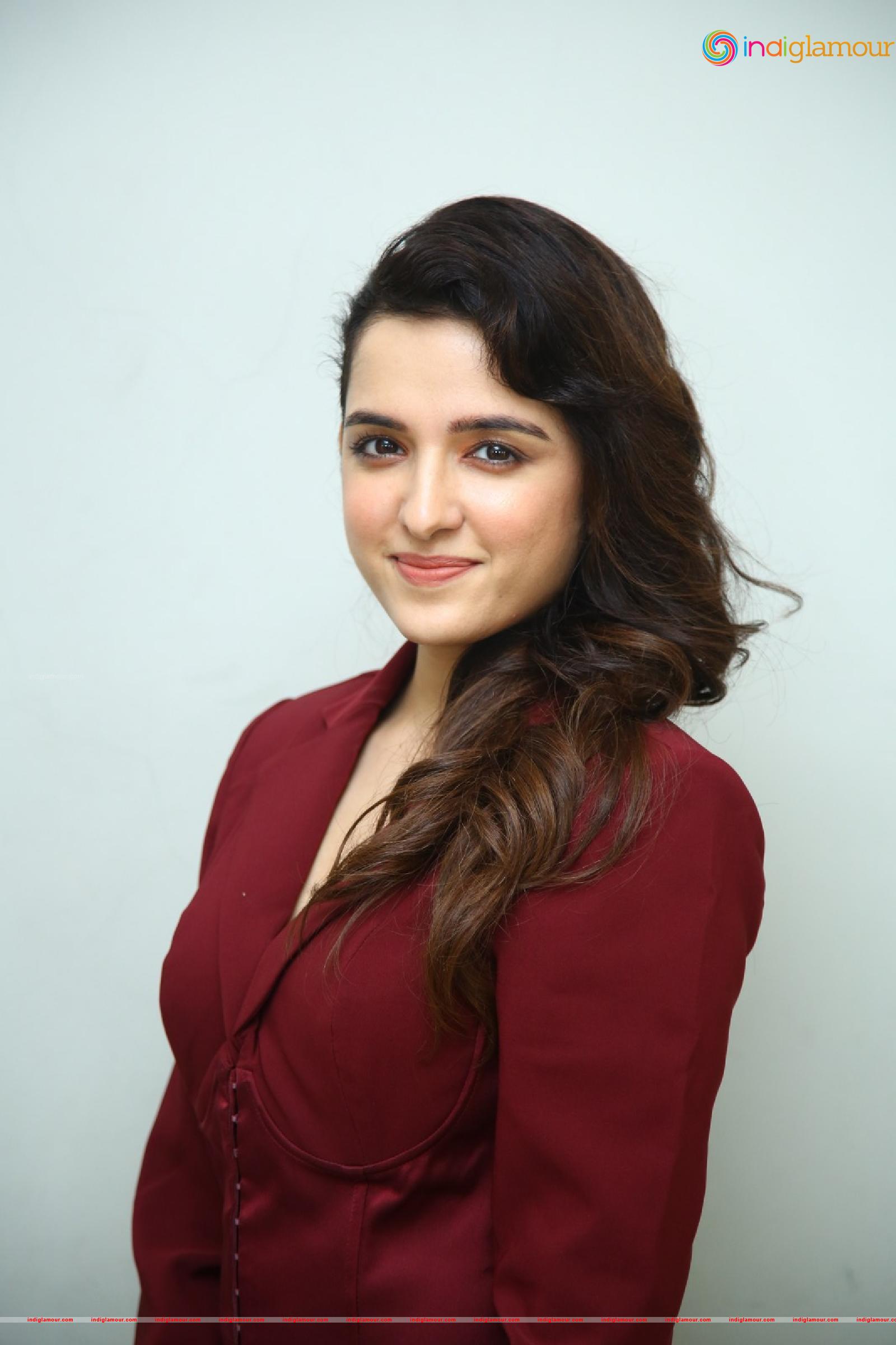 Shirley Setia Actress hd photo