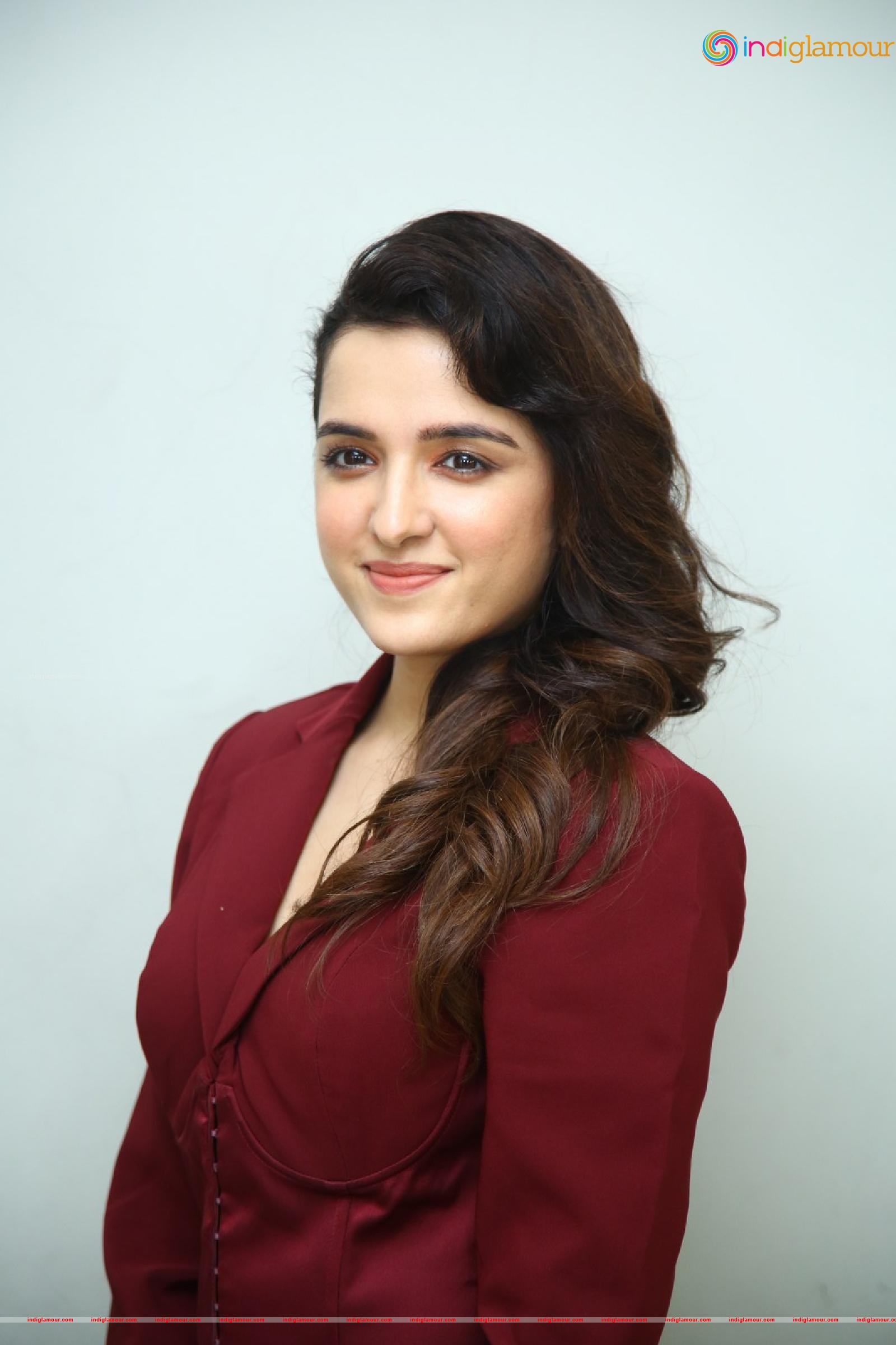 Shirley Setia Actress hd photo