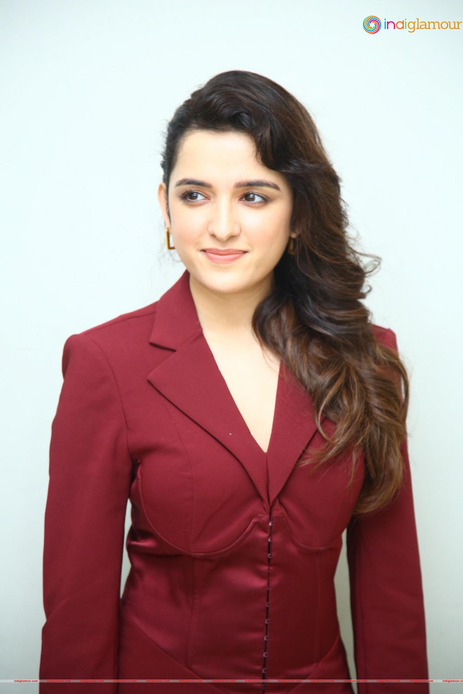 Shirley Setia Actress hd photo