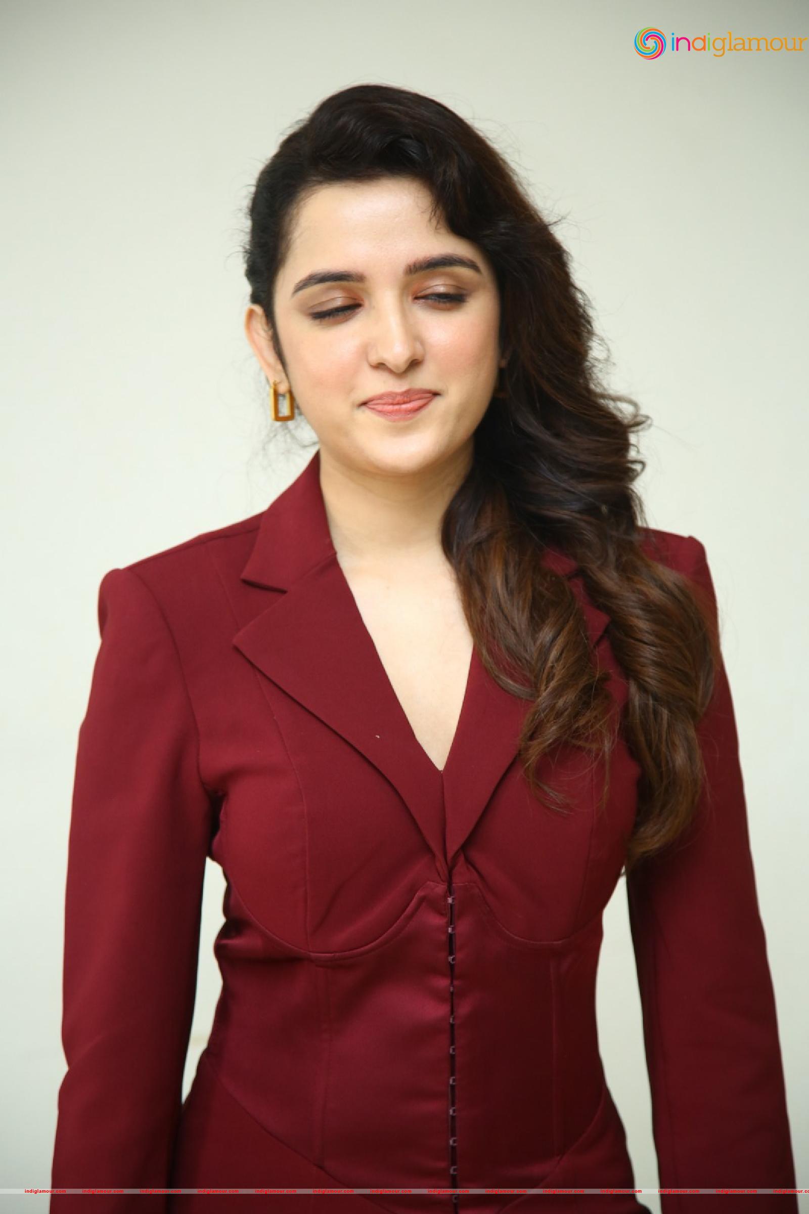Shirley Setia Actress hd photo