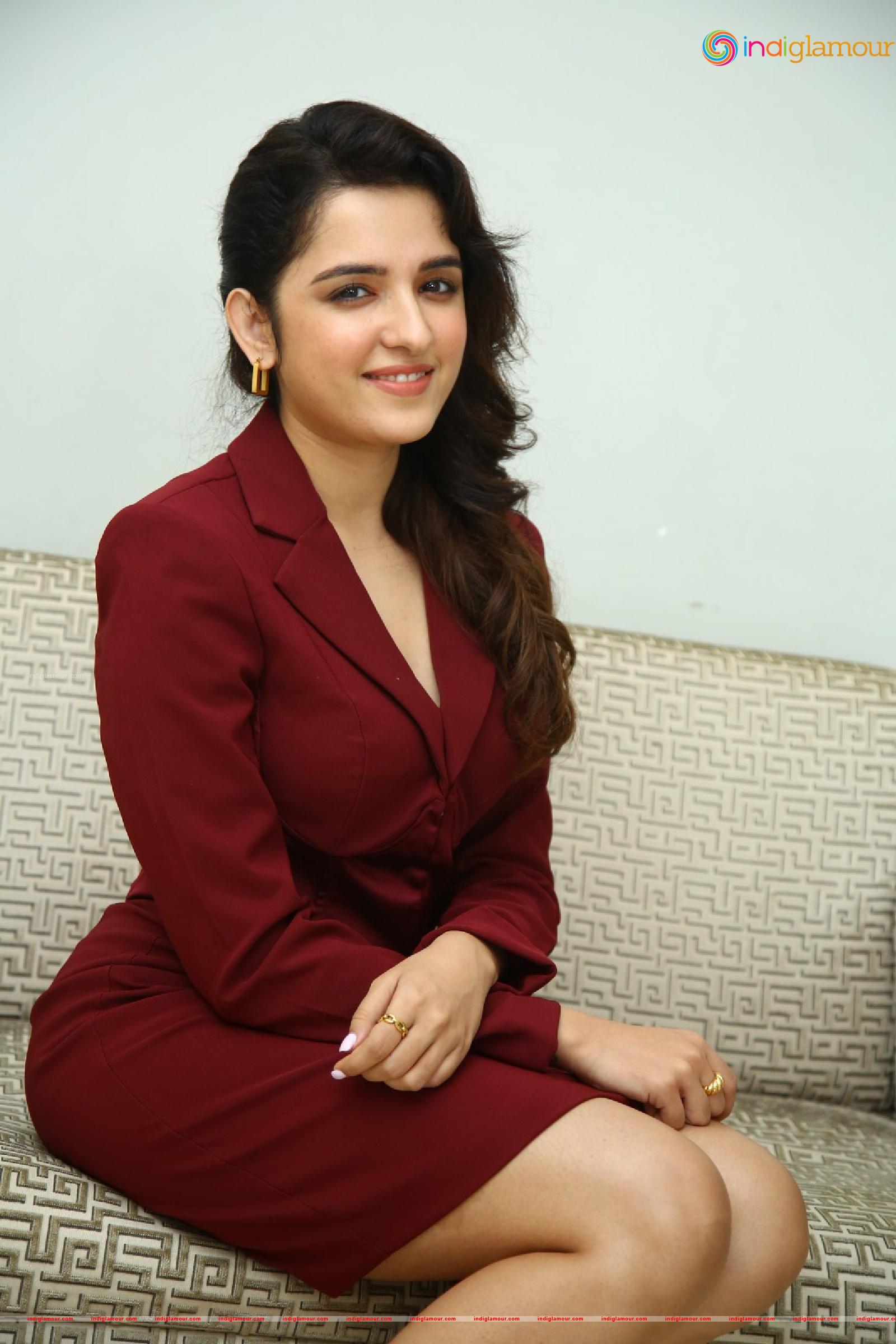 Shirley Setia Actress hd photo