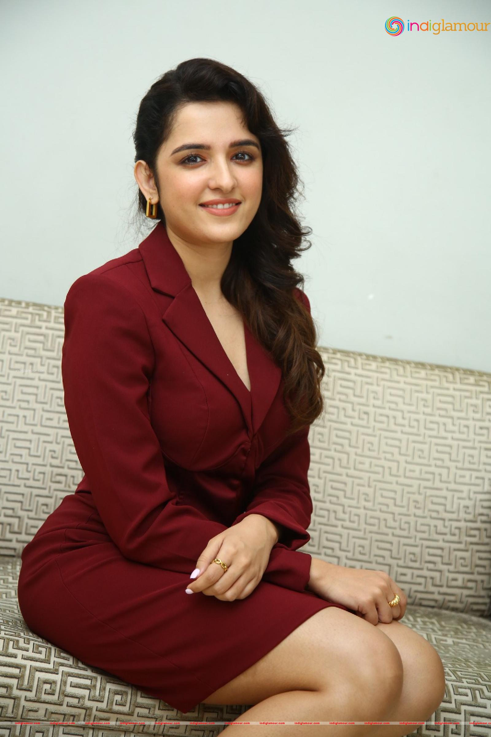 Shirley Setia Actress hd photo