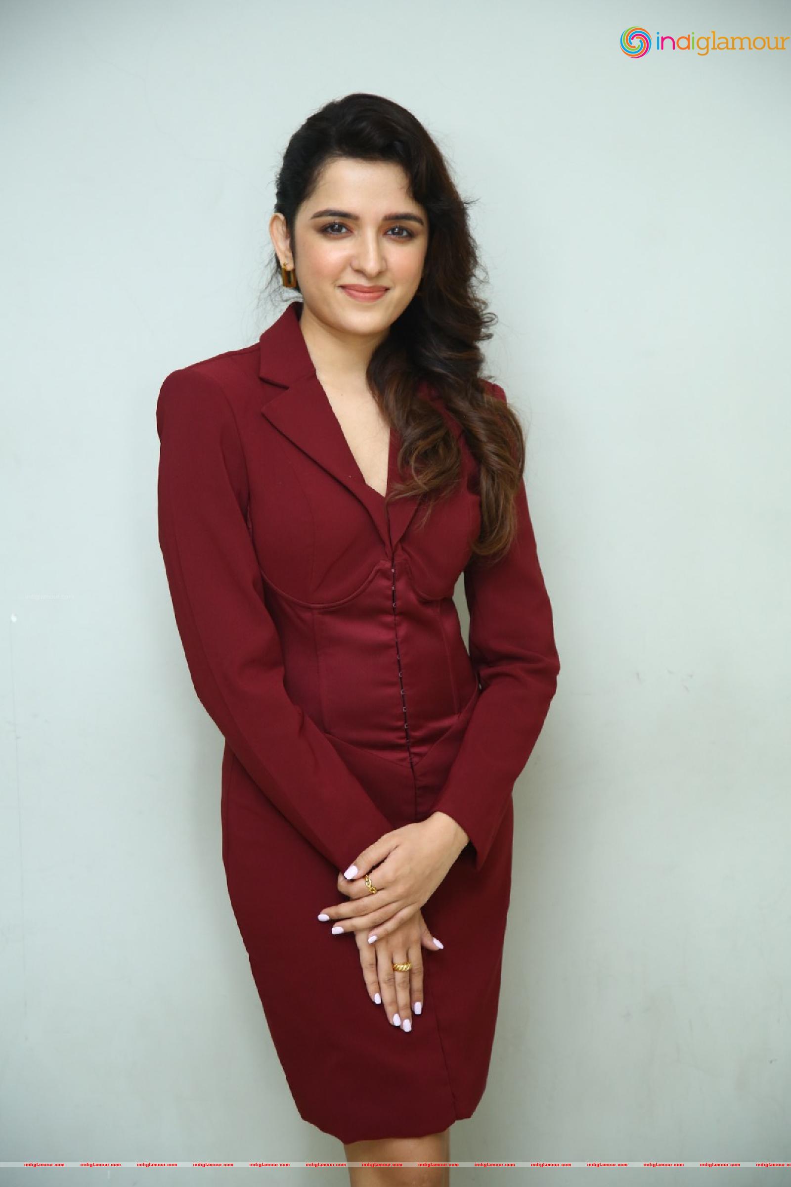 Shirley Setia Actress hd photo