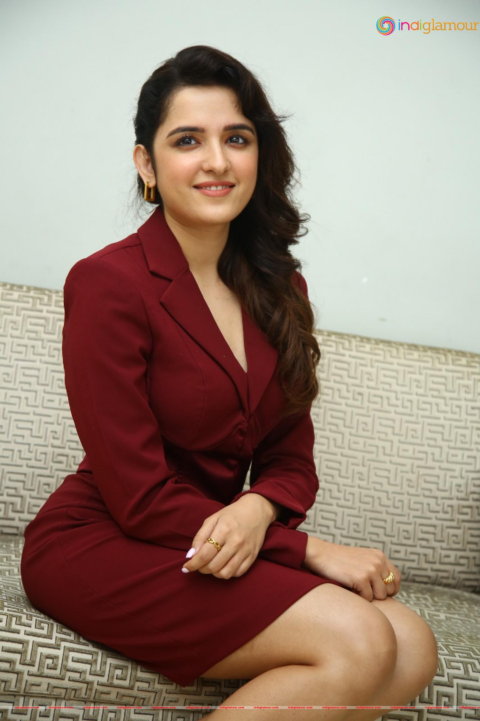 Shirley Setia Actress hd photo