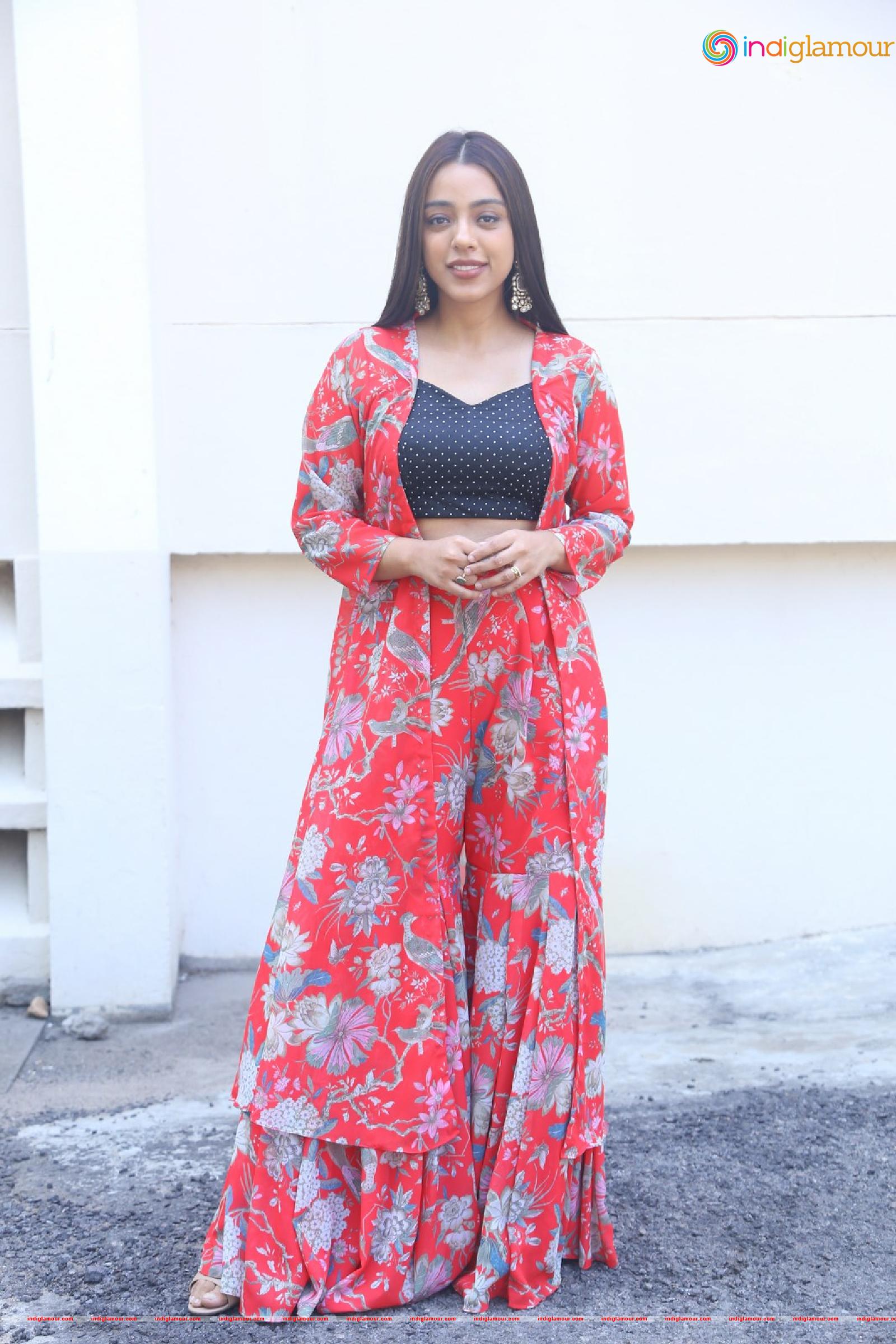 Deviyani Sharma Actress hd photo