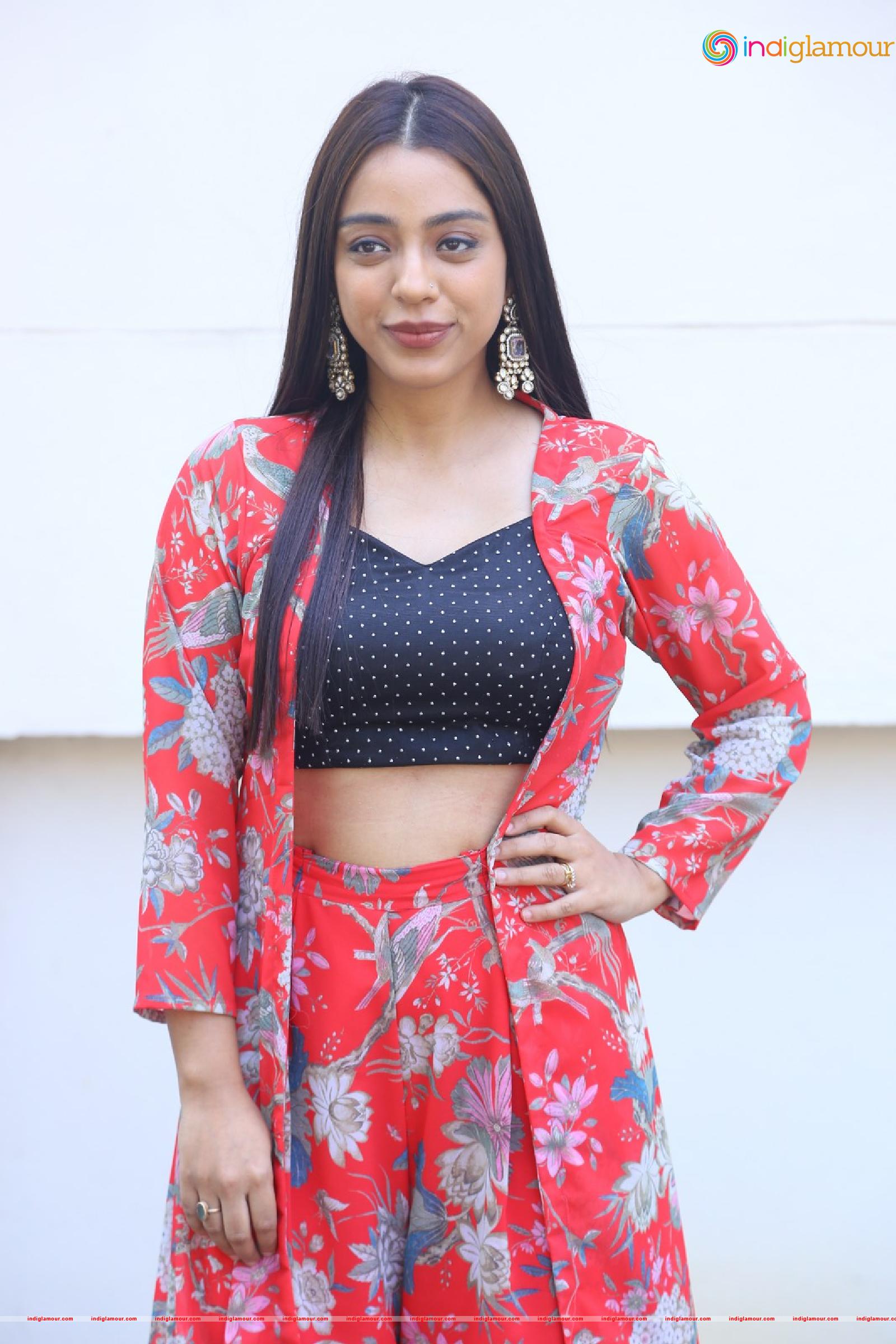 Deviyani Sharma Actress hd photo