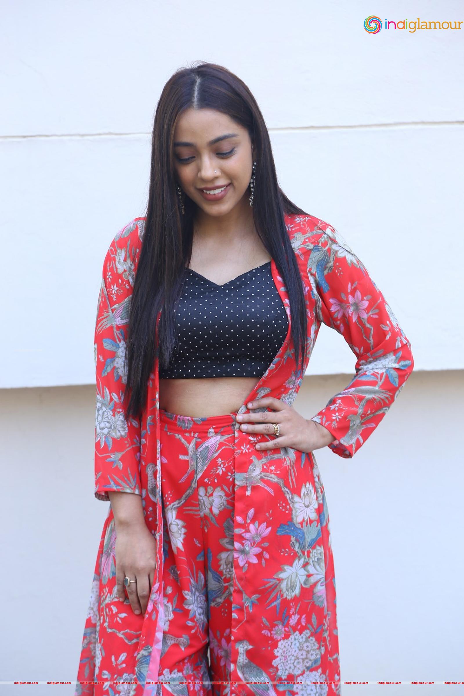 Deviyani Sharma Actress hd photo