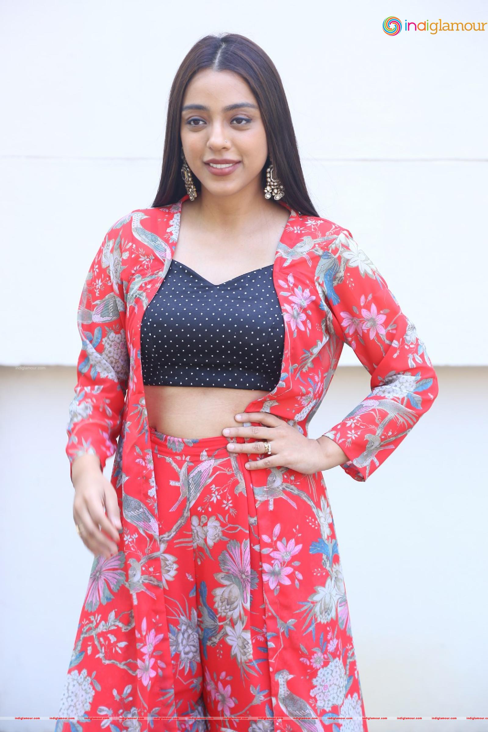 Deviyani Sharma Actress hd photo