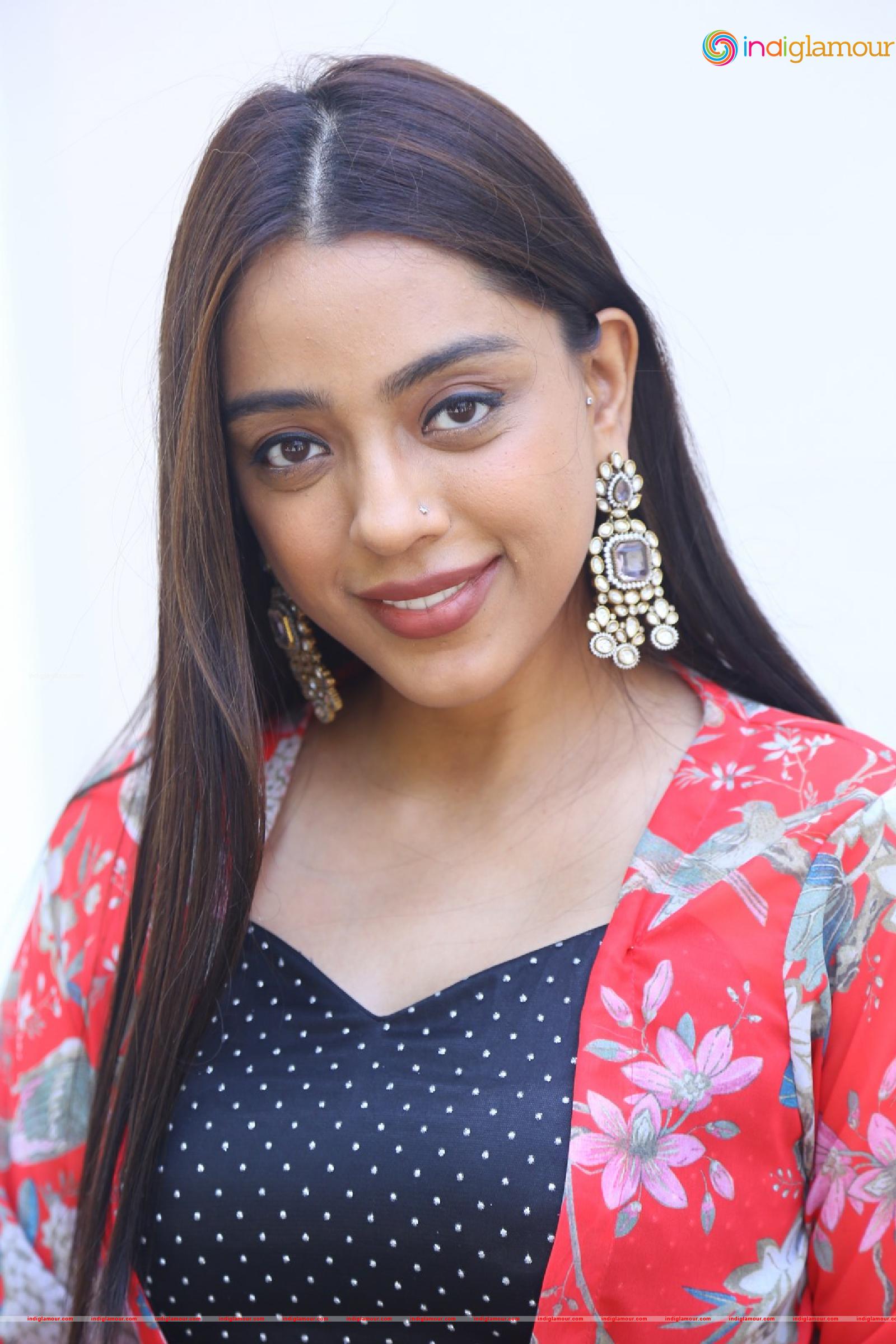 Deviyani Sharma Actress hd photo