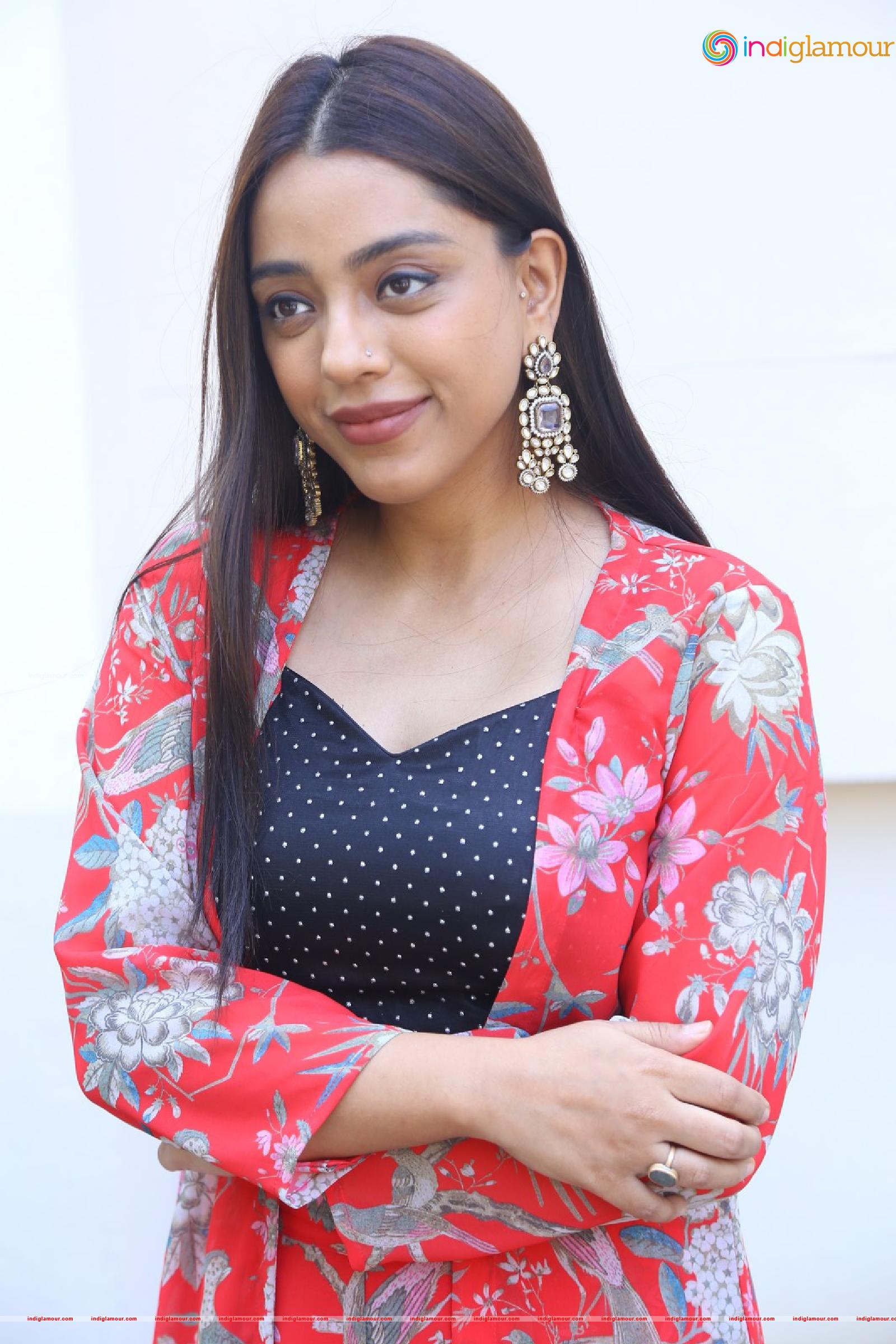 Deviyani Sharma Actress hd photo