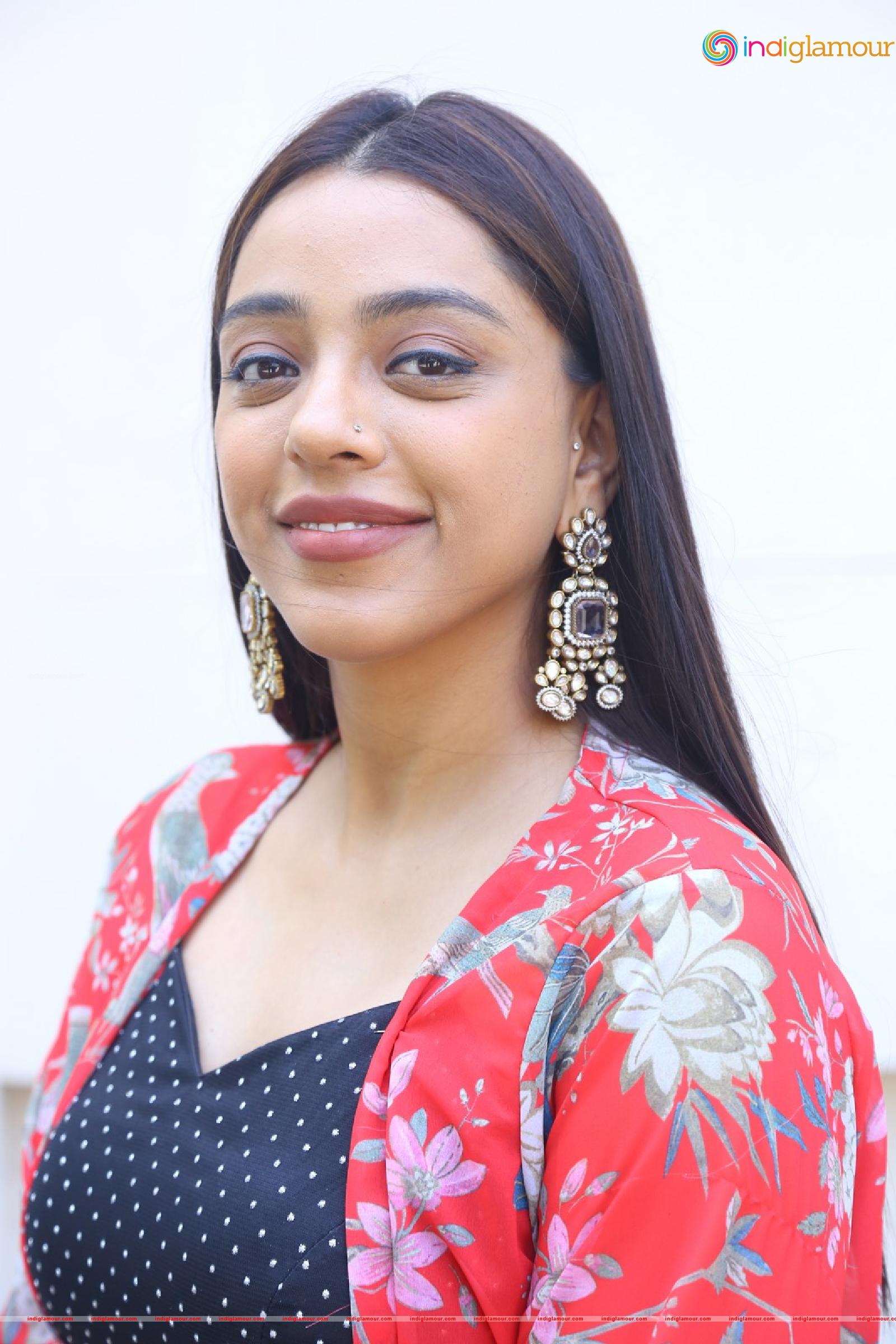 Deviyani Sharma Actress hd photo