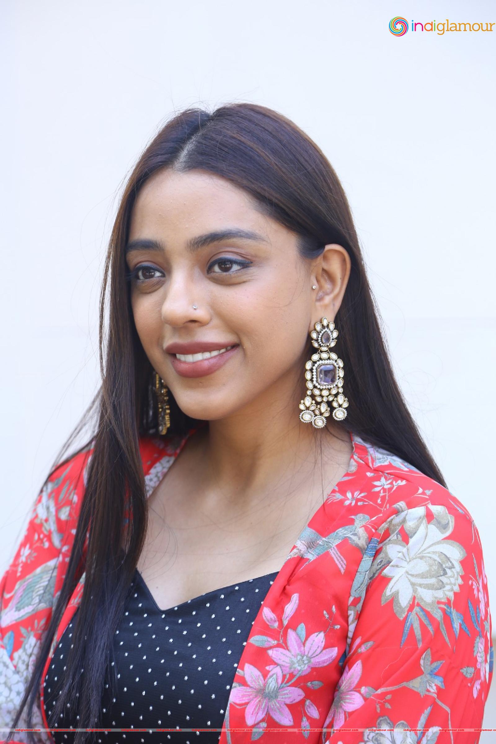 Deviyani Sharma Actress hd photo