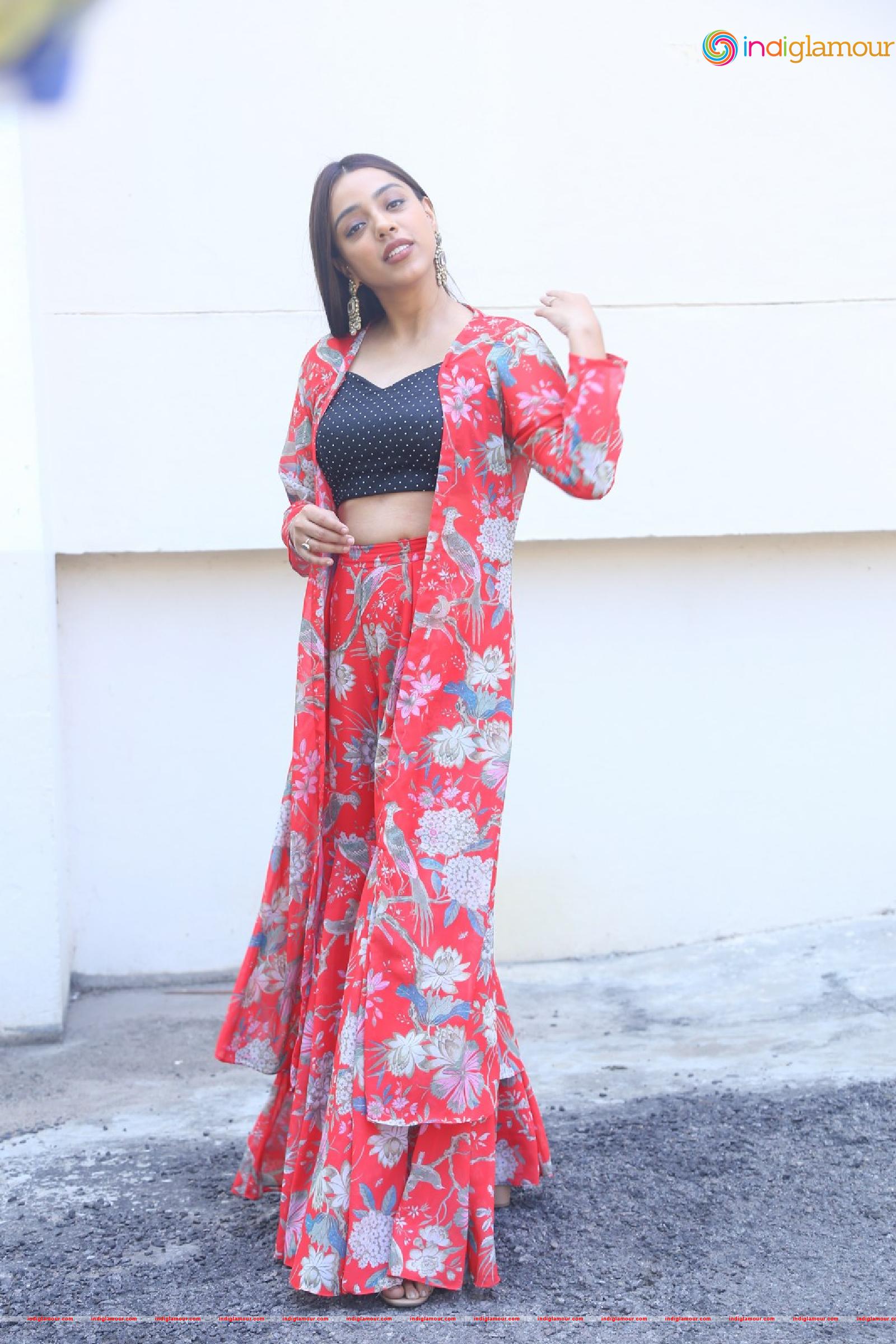 Deviyani Sharma Actress hd photo