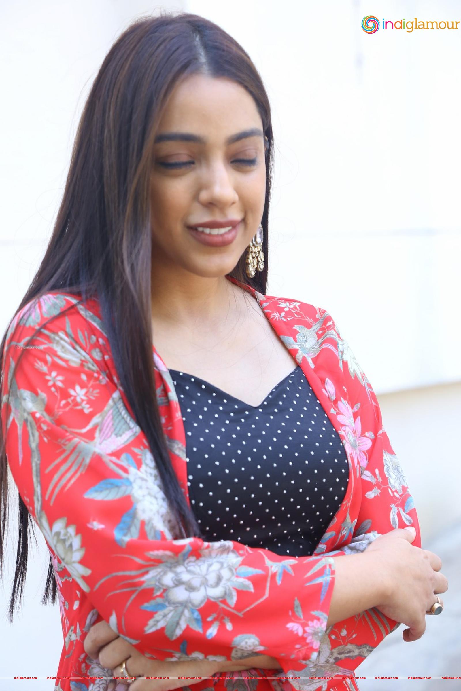 Deviyani Sharma Actress hd photo