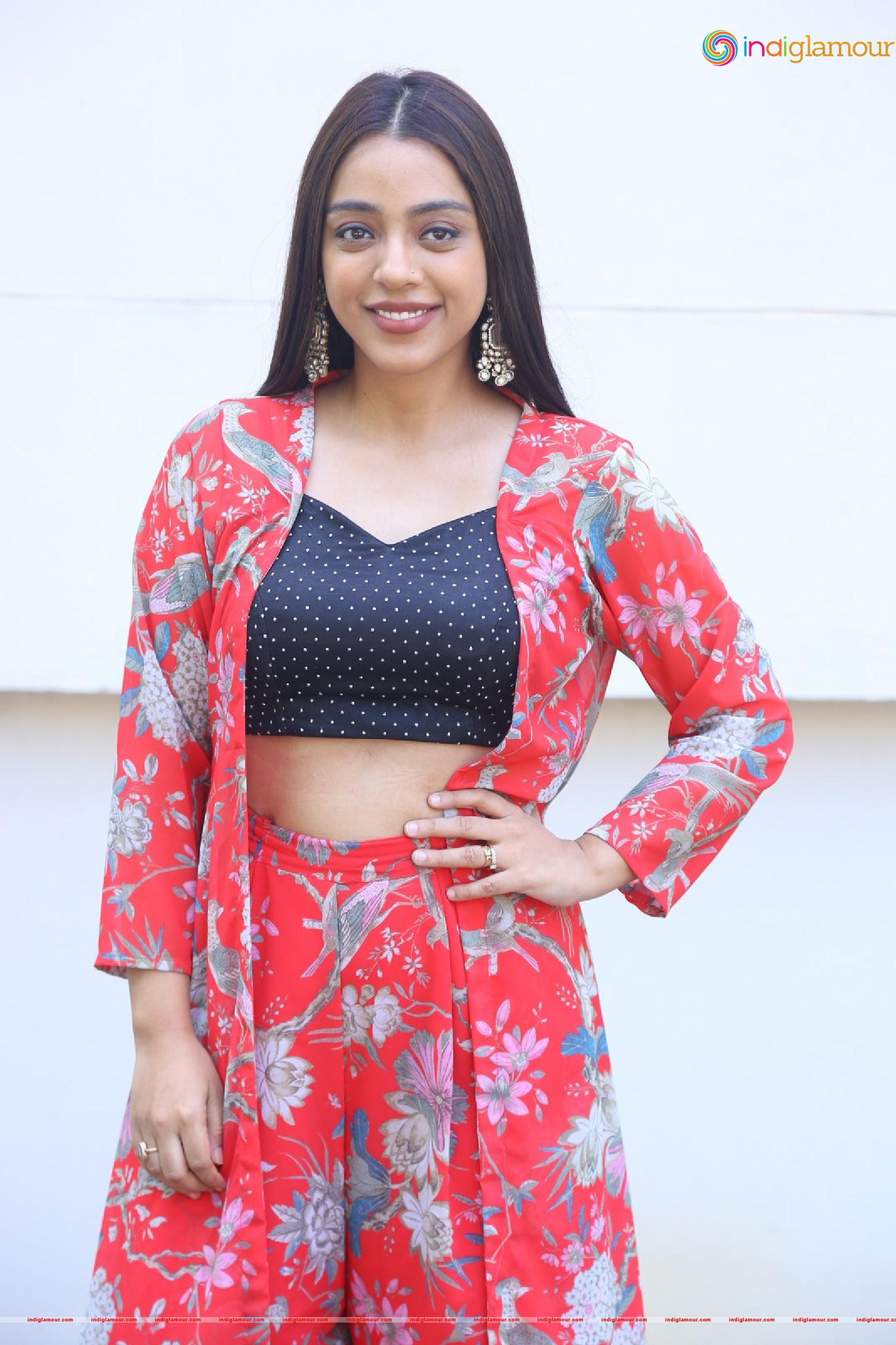 Deviyani Sharma Actress hd photo