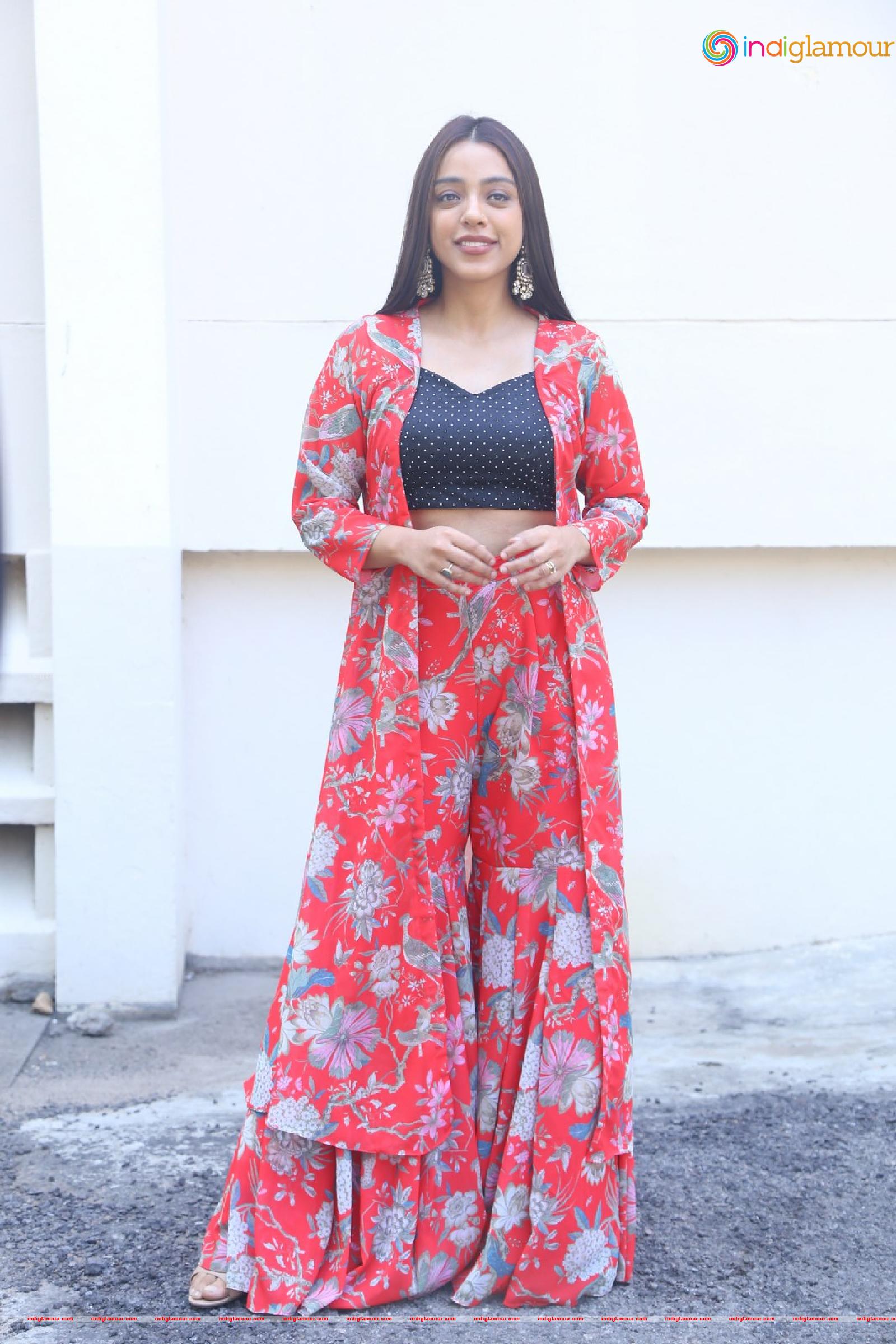 Deviyani Sharma Actress hd photo