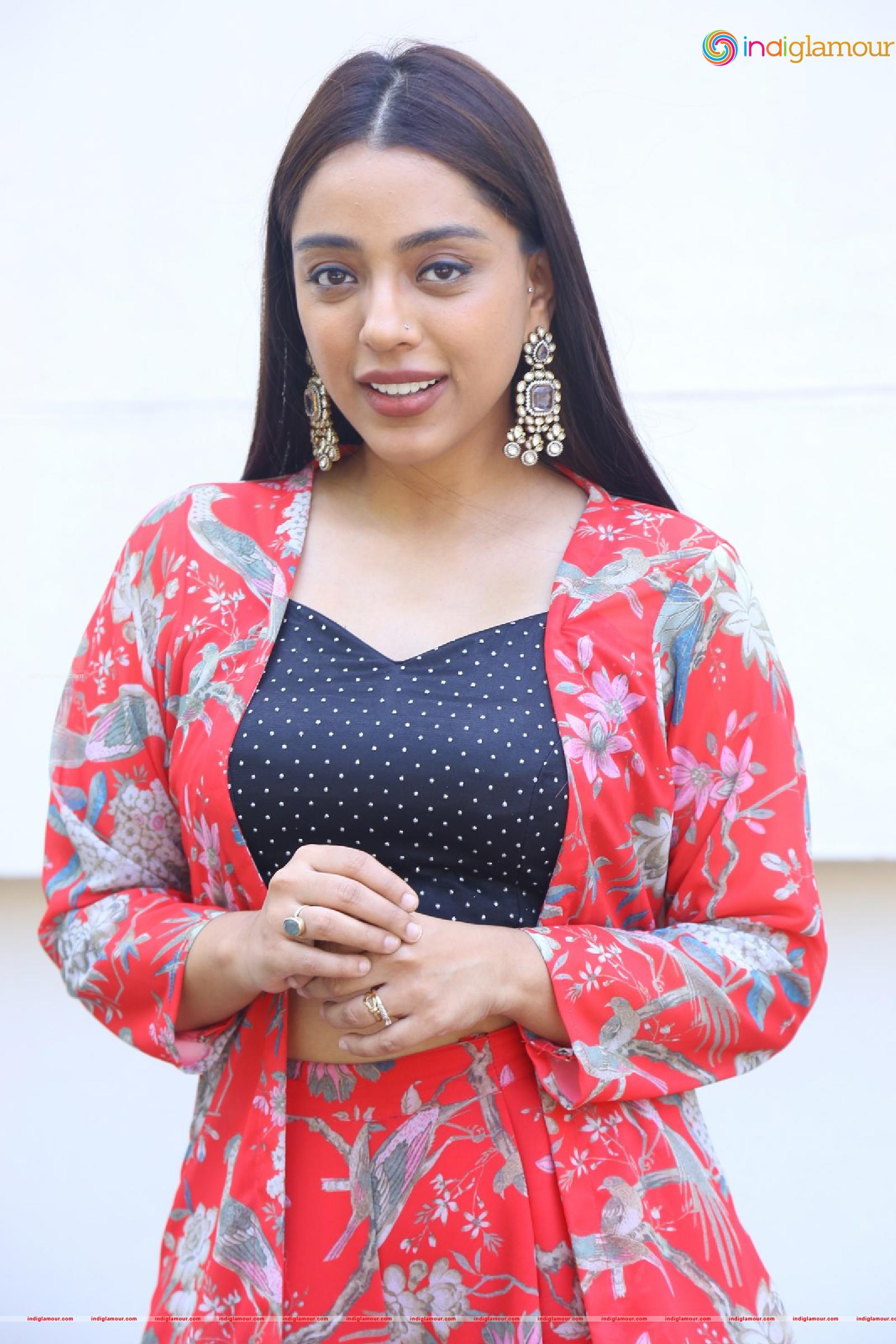 Deviyani Sharma Actress hd photo