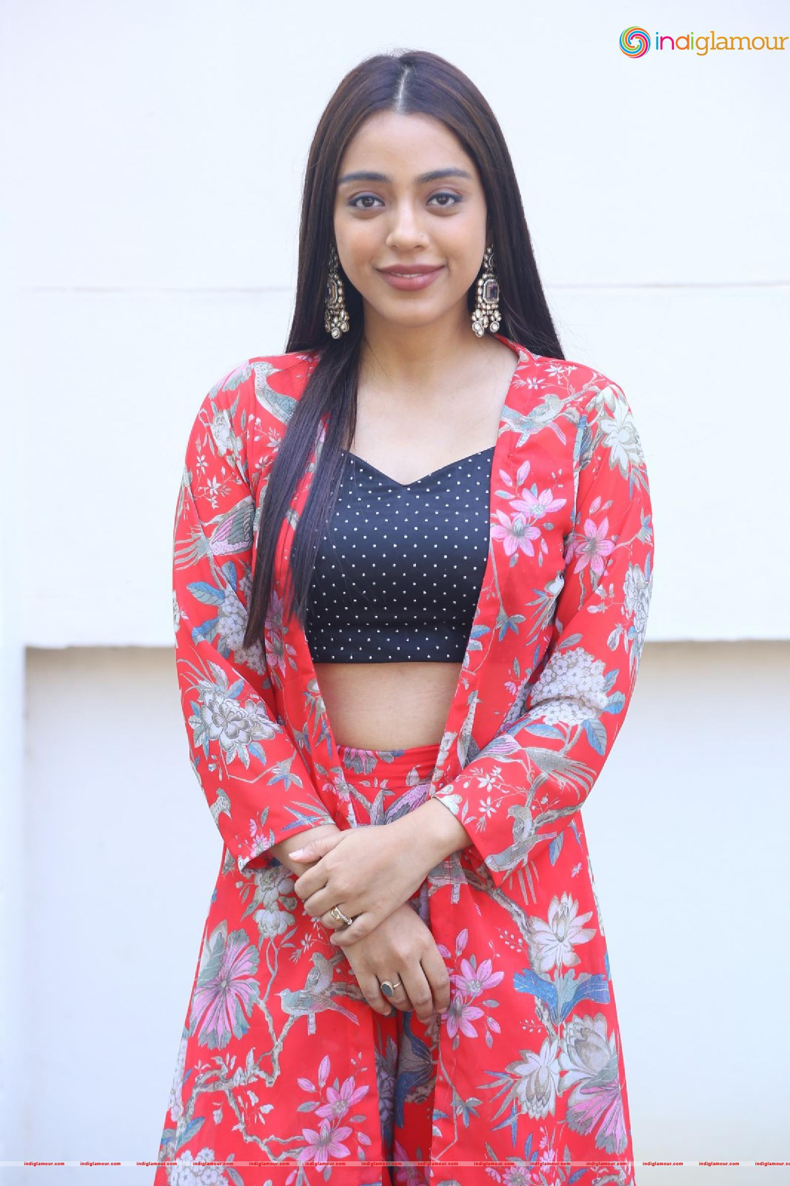 Deviyani Sharma Actress hd photo