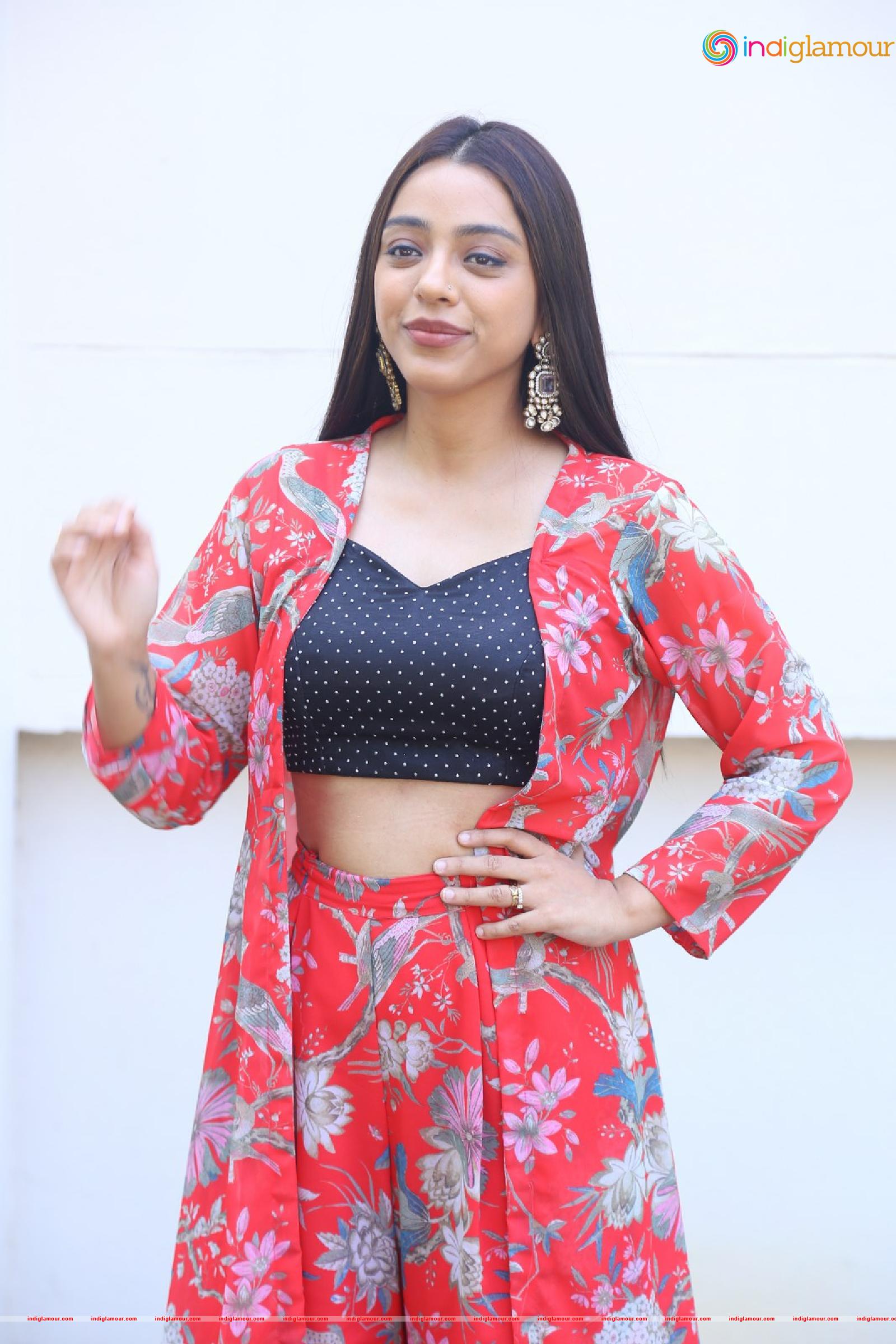 Deviyani Sharma Actress hd photo