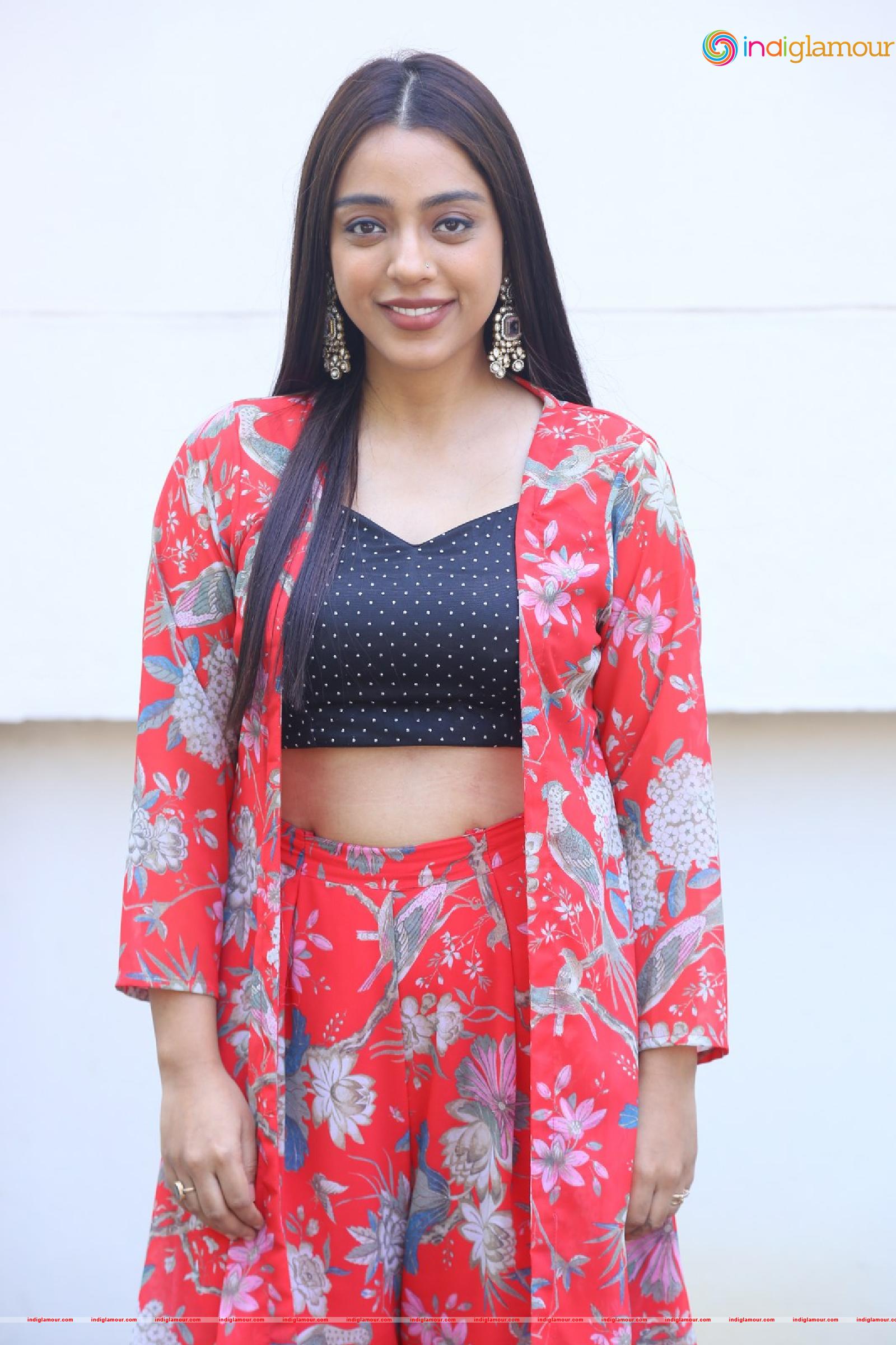 Deviyani Sharma Actress hd photo