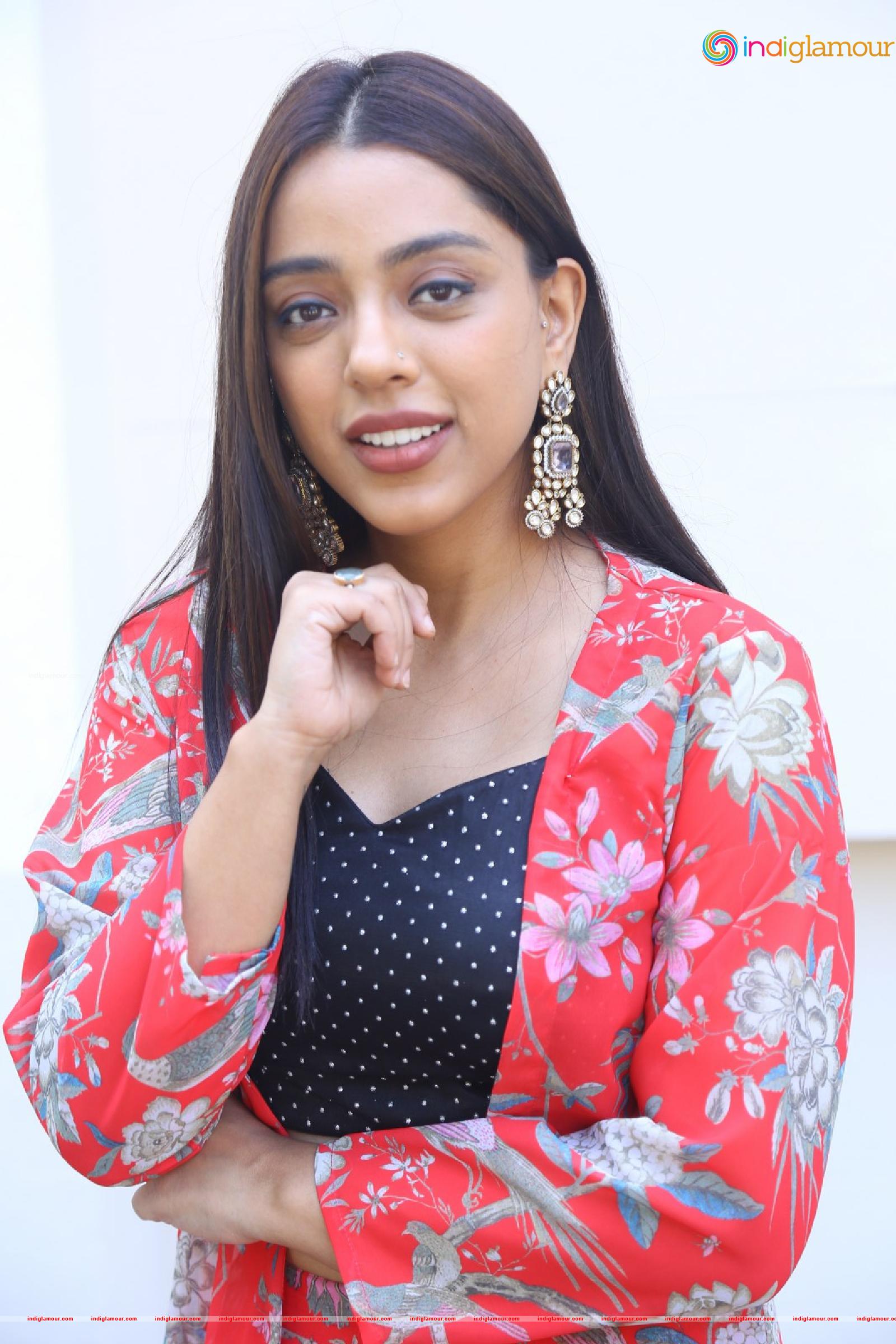 Deviyani Sharma Actress hd photo