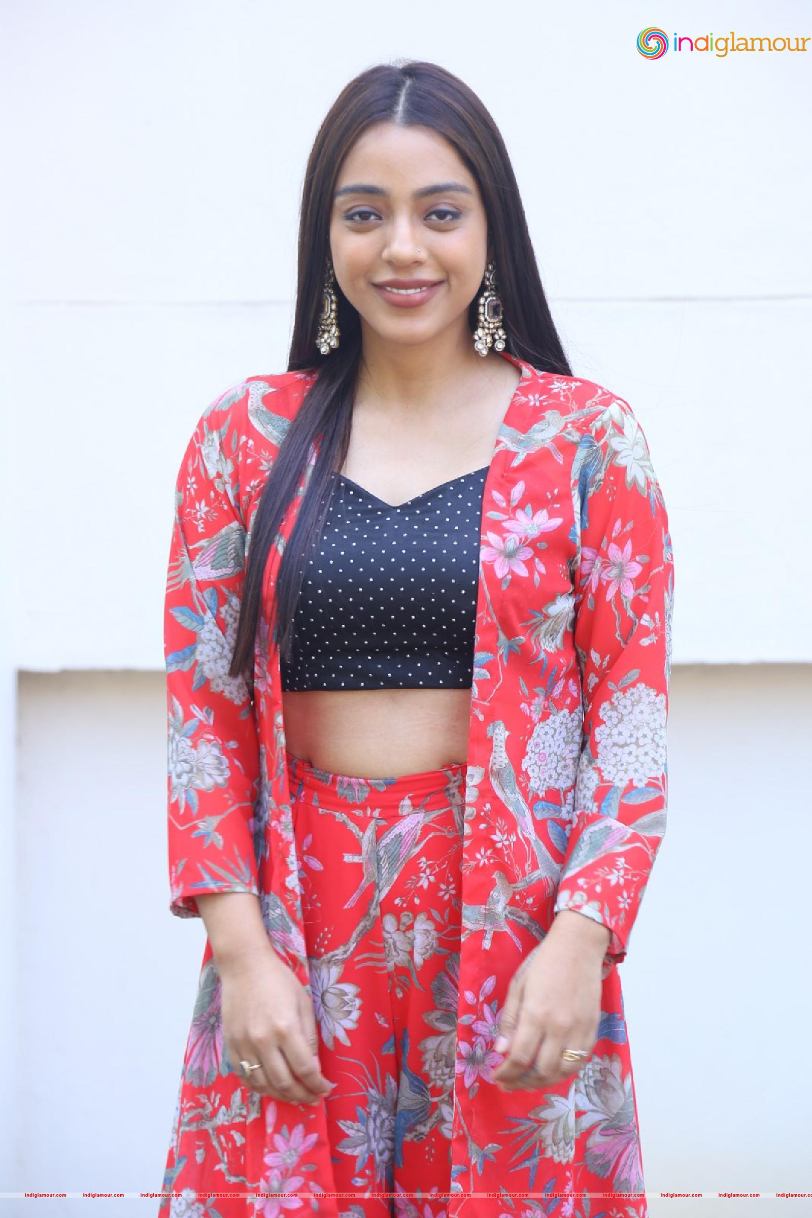 Deviyani Sharma Actress hd photo