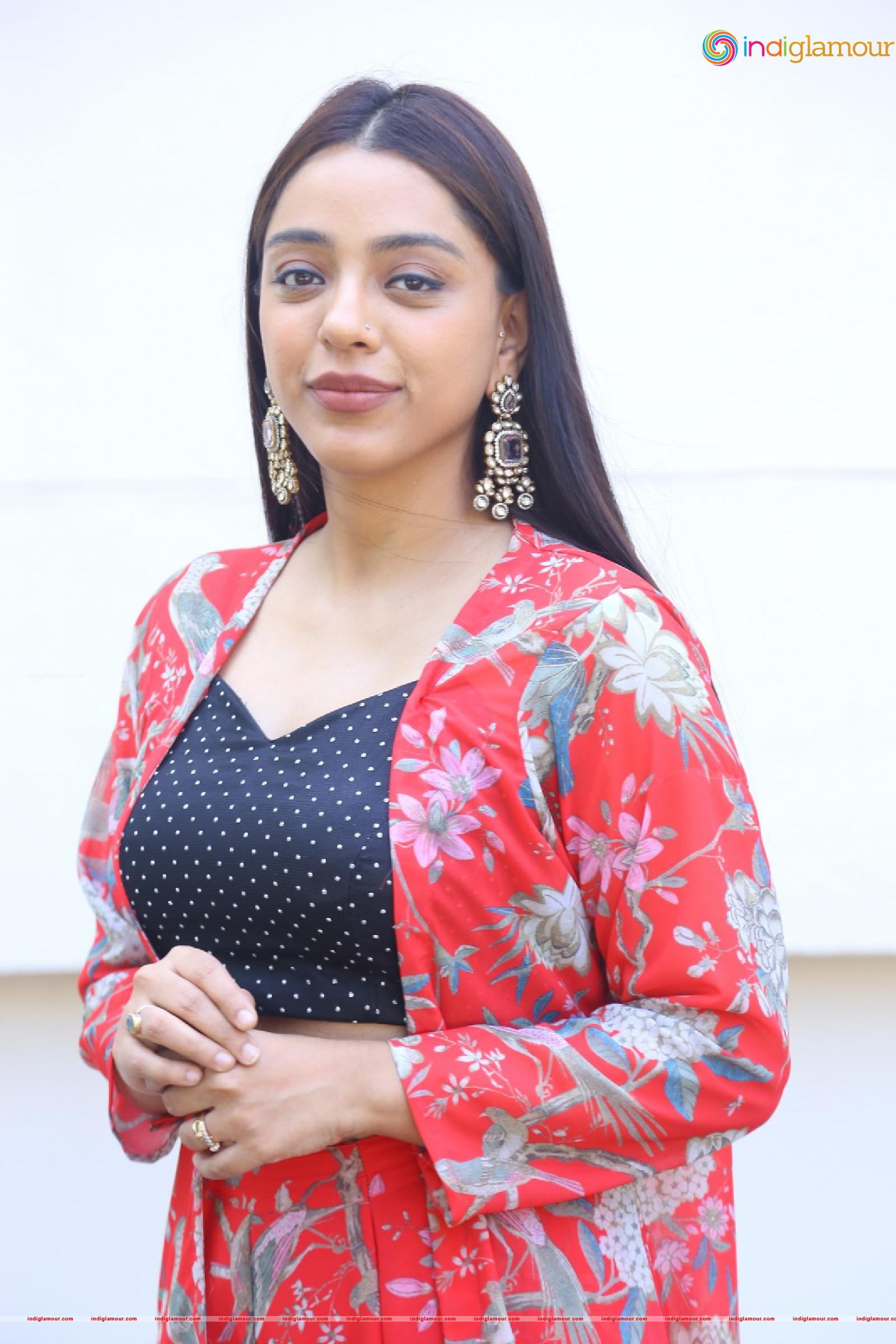 Deviyani Sharma Actress hd photo