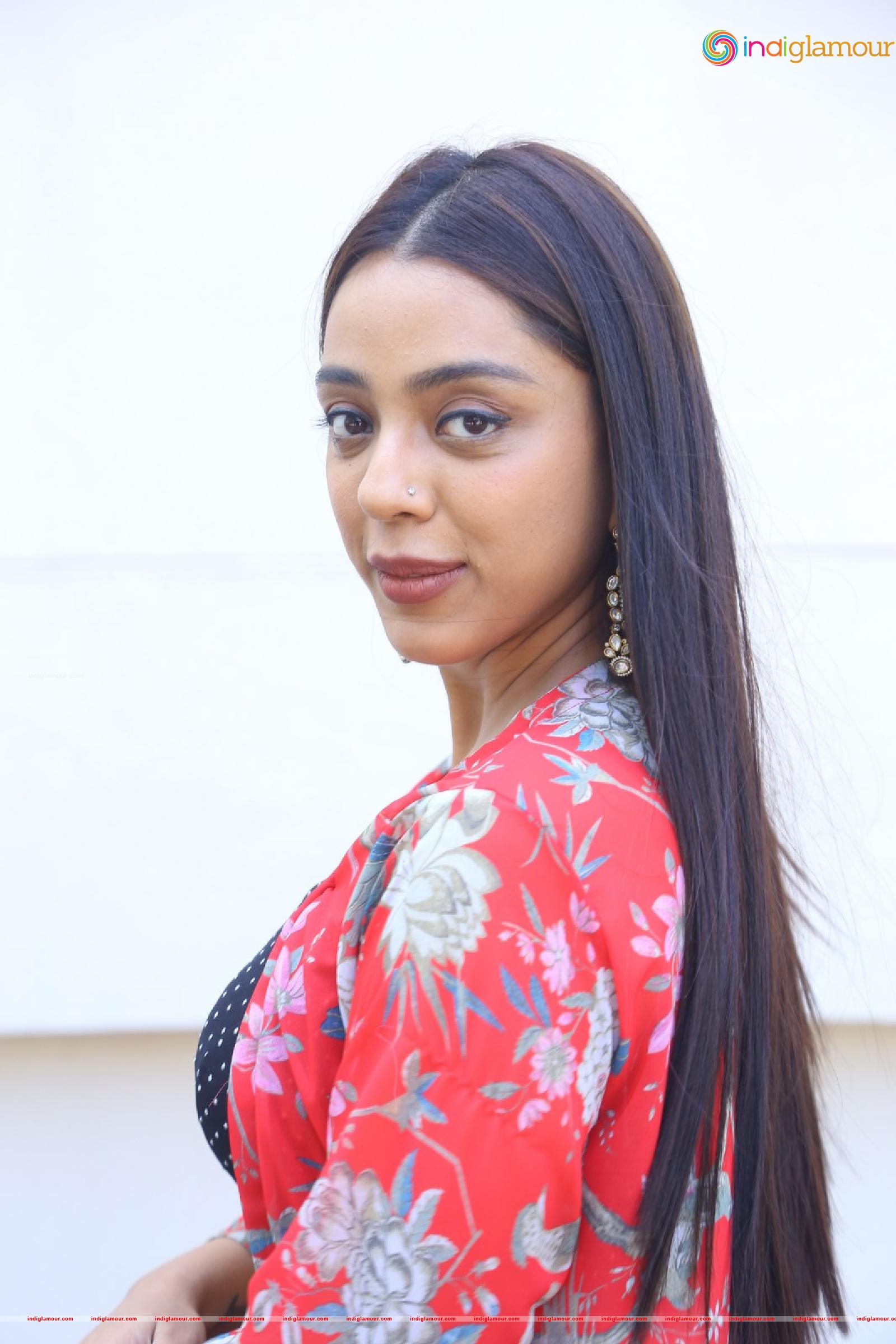 Deviyani Sharma Actress hd photo