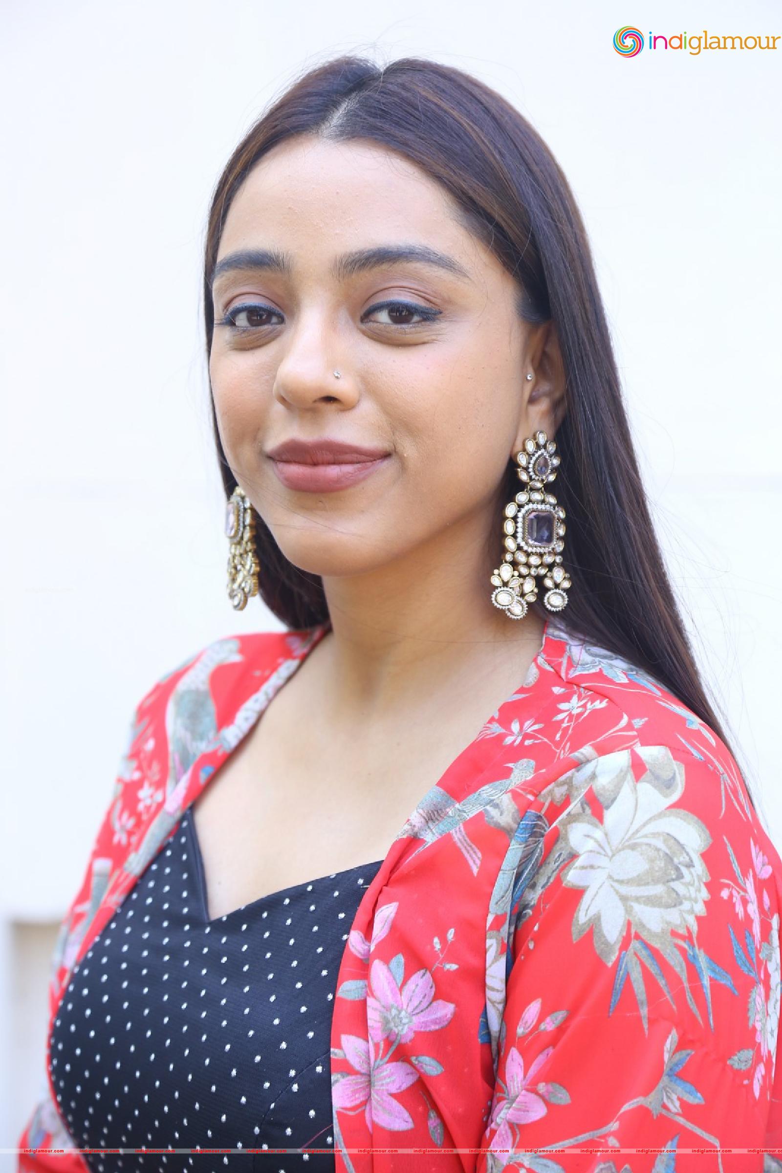 Deviyani Sharma Actress hd photo