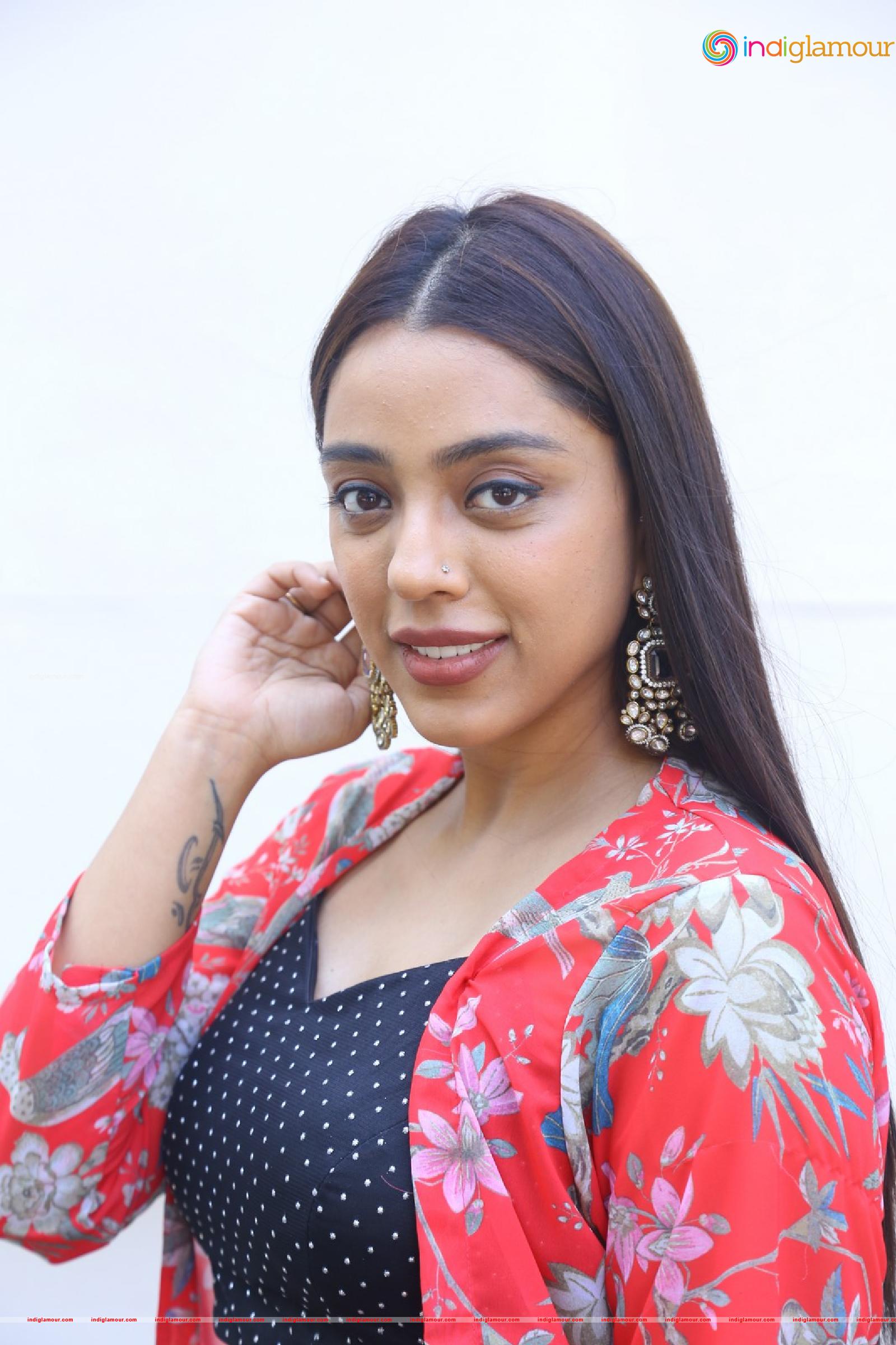 Deviyani Sharma Actress hd photo