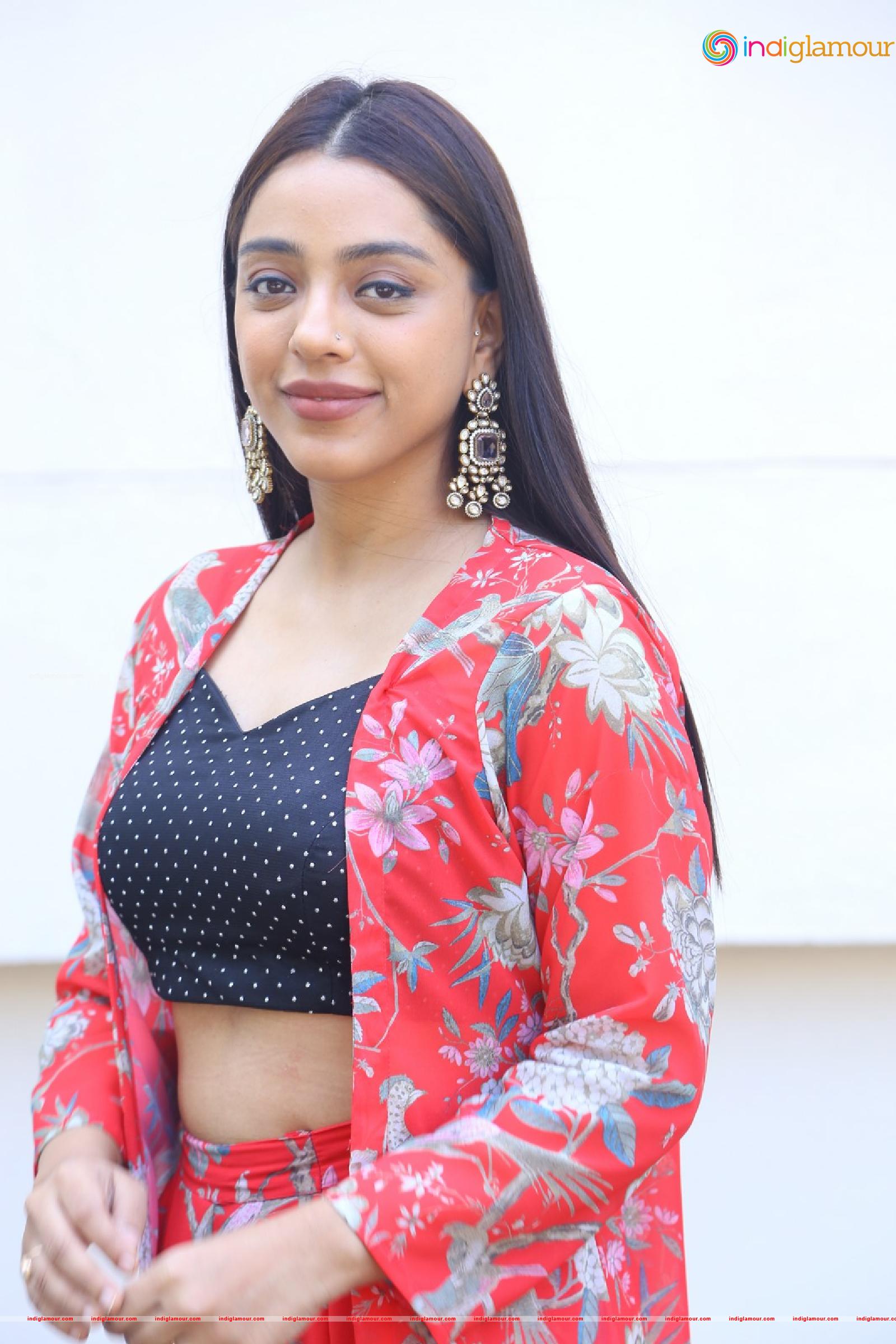 Deviyani Sharma Actress hd photo