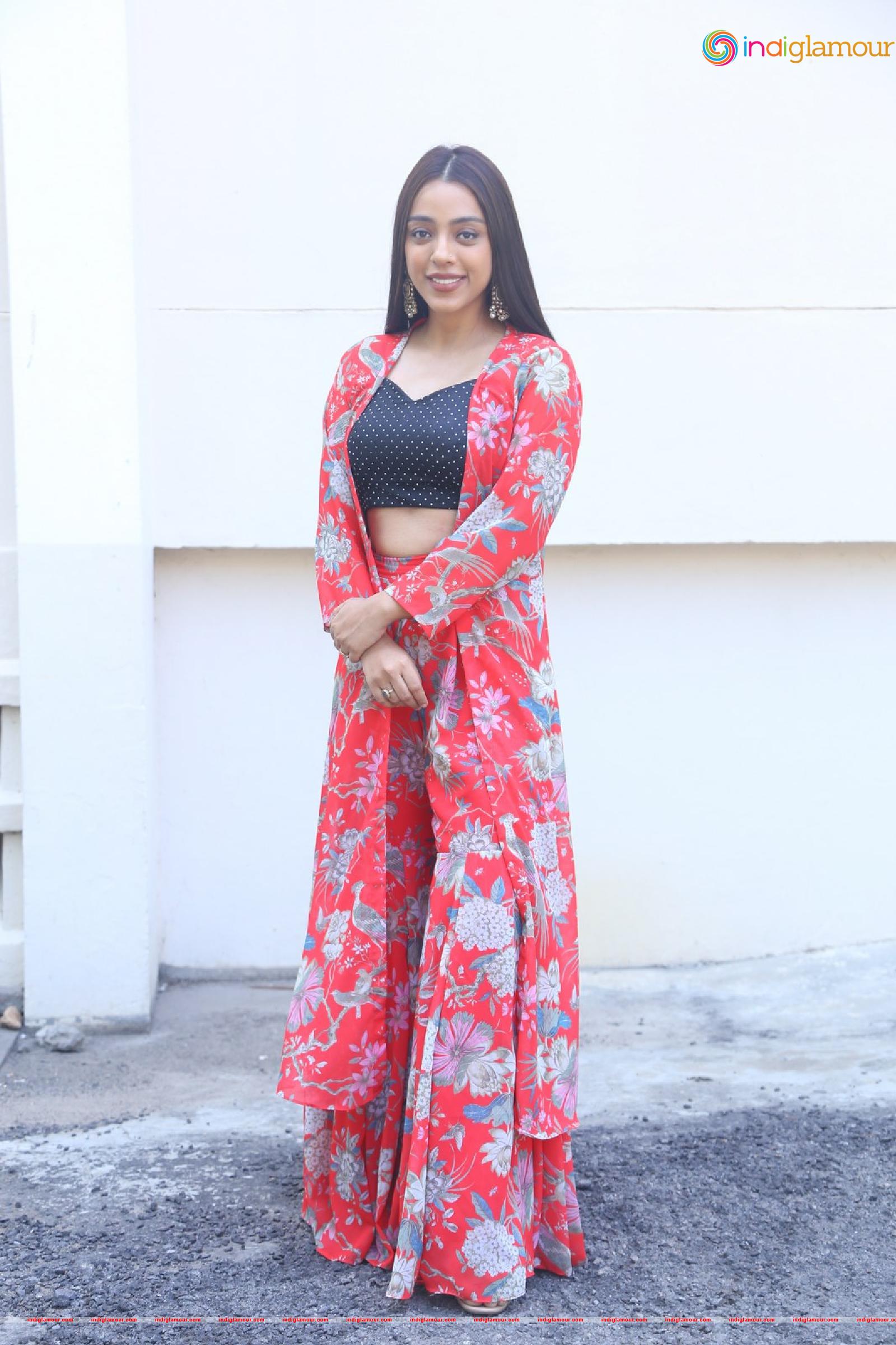 Deviyani Sharma Actress hd photo