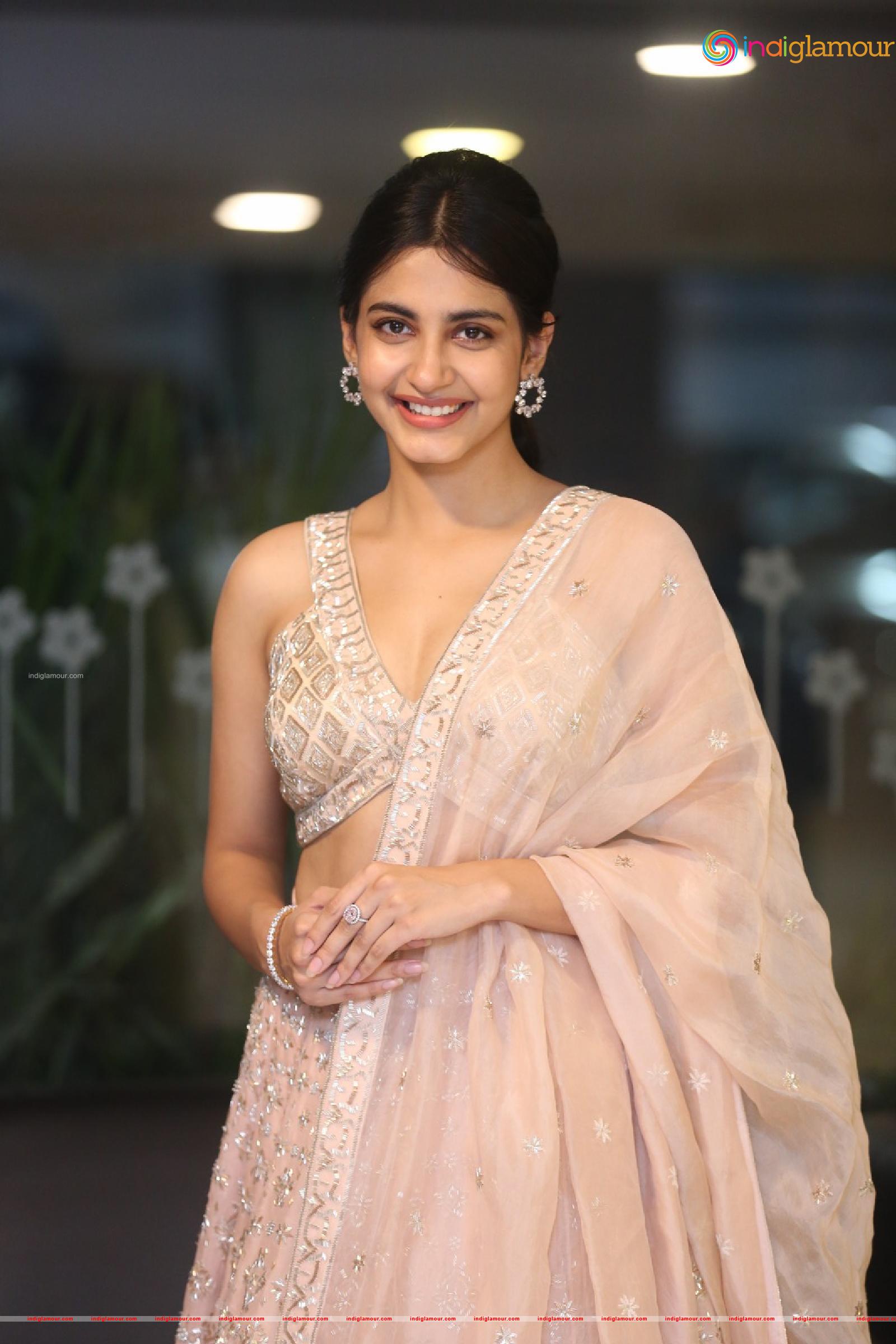 Pragati Srivastava Actress hd photo