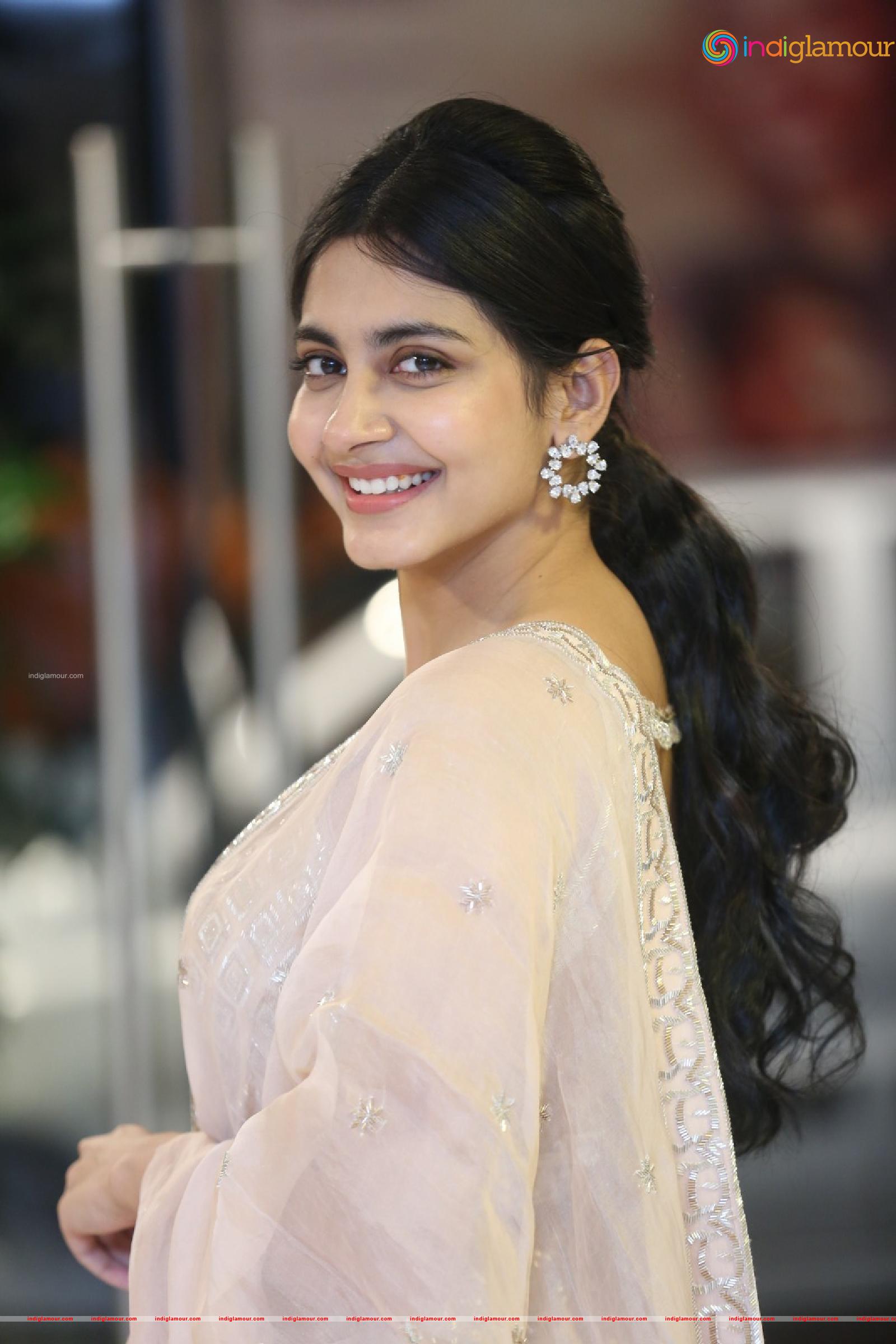Pragati Srivastava Actress hd photo