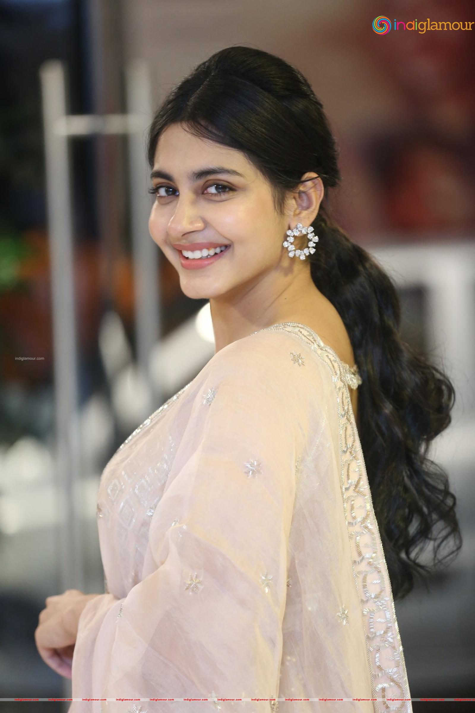Pragati Srivastava Actress hd photo