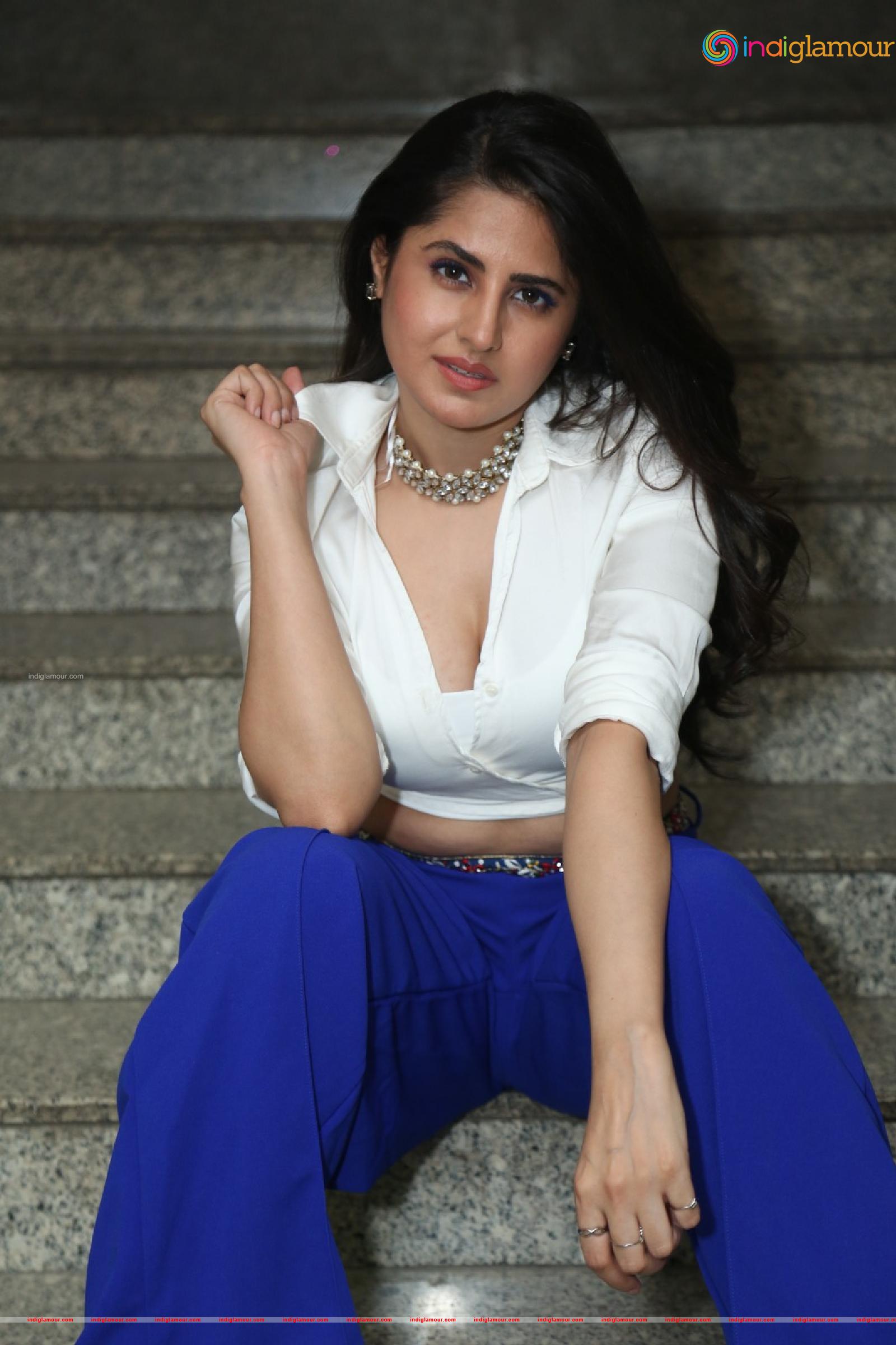Garima Kaushal Actress hd photo