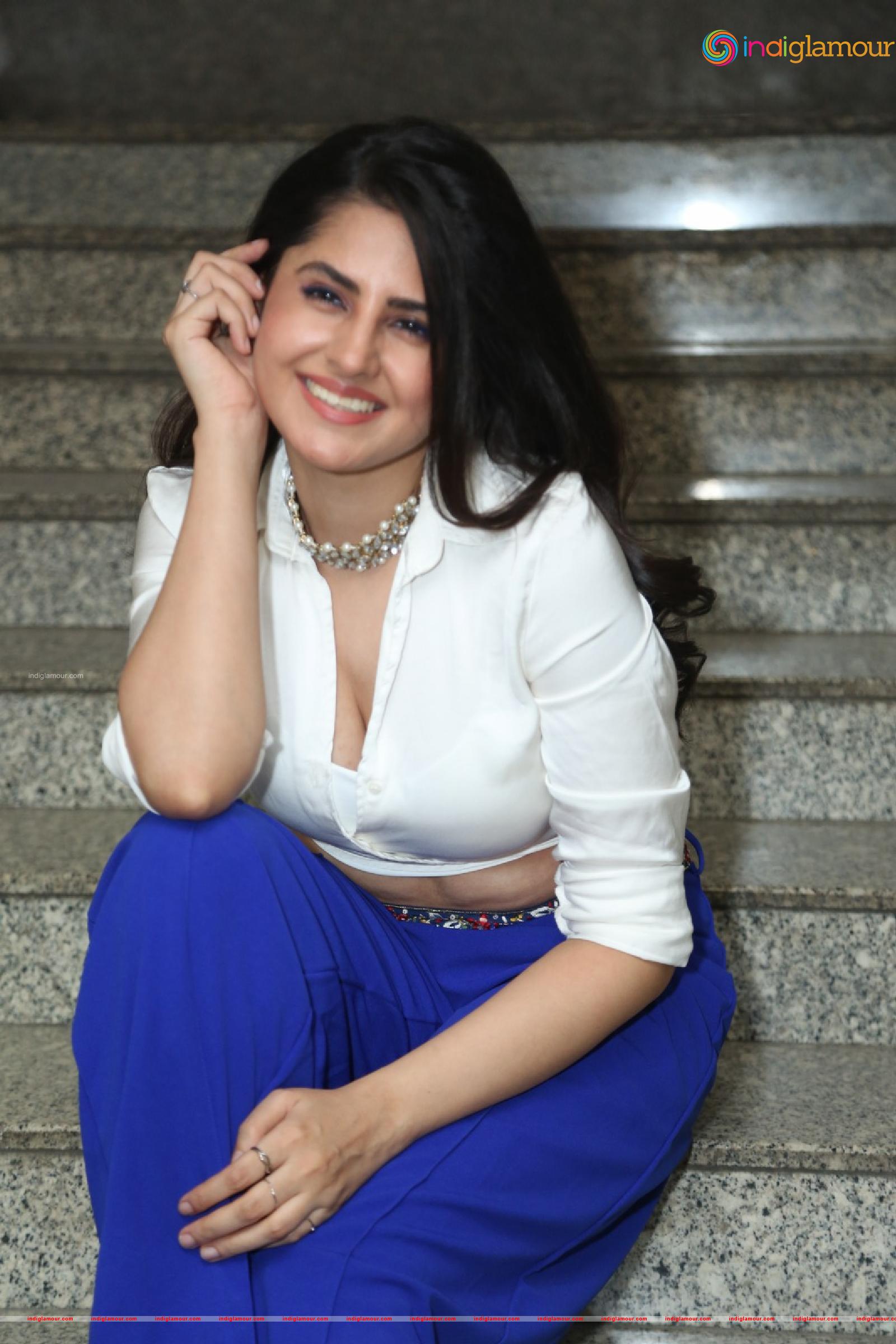 Garima Kaushal Actress hd photo