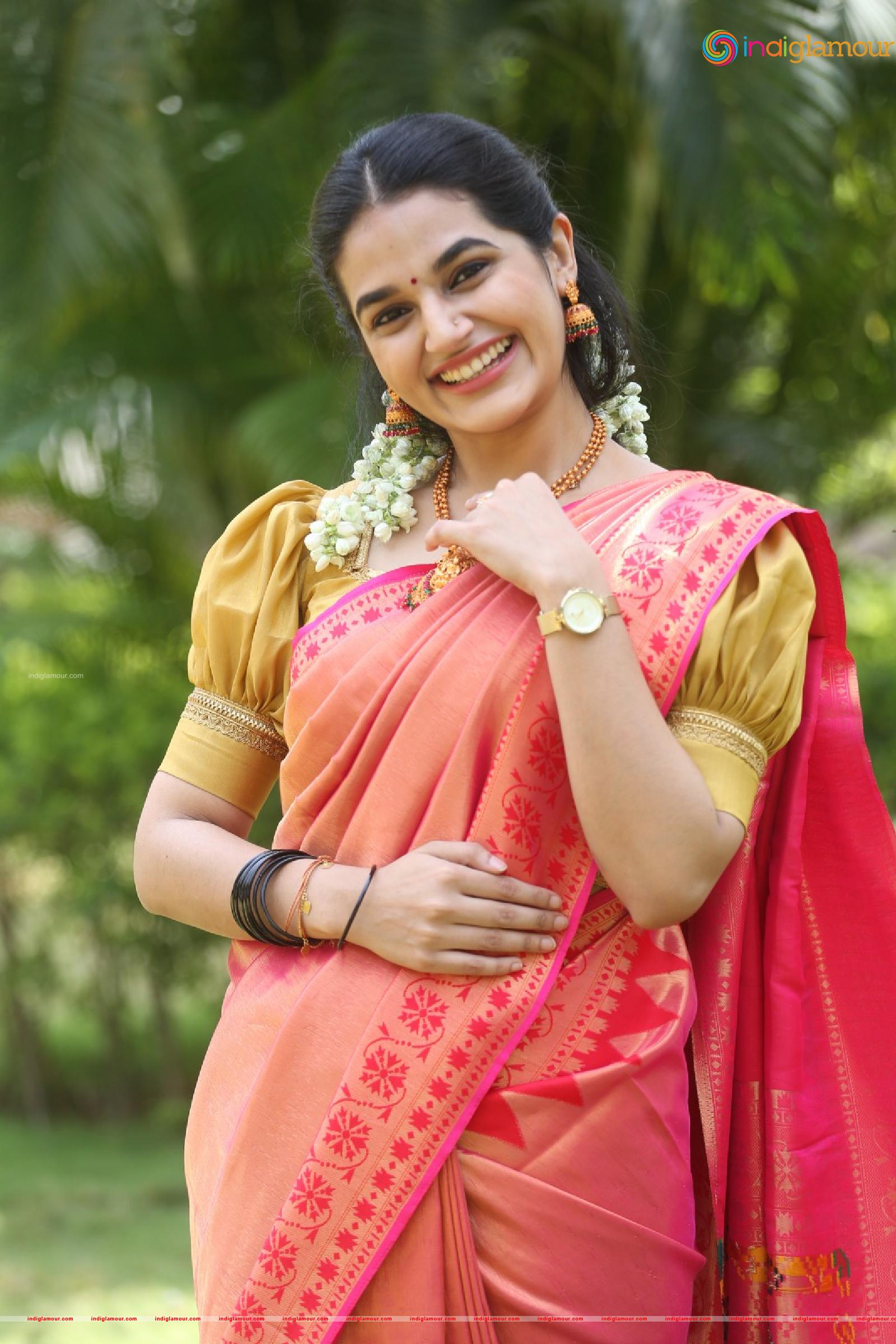 Aparna Janardanan Actress hd photo