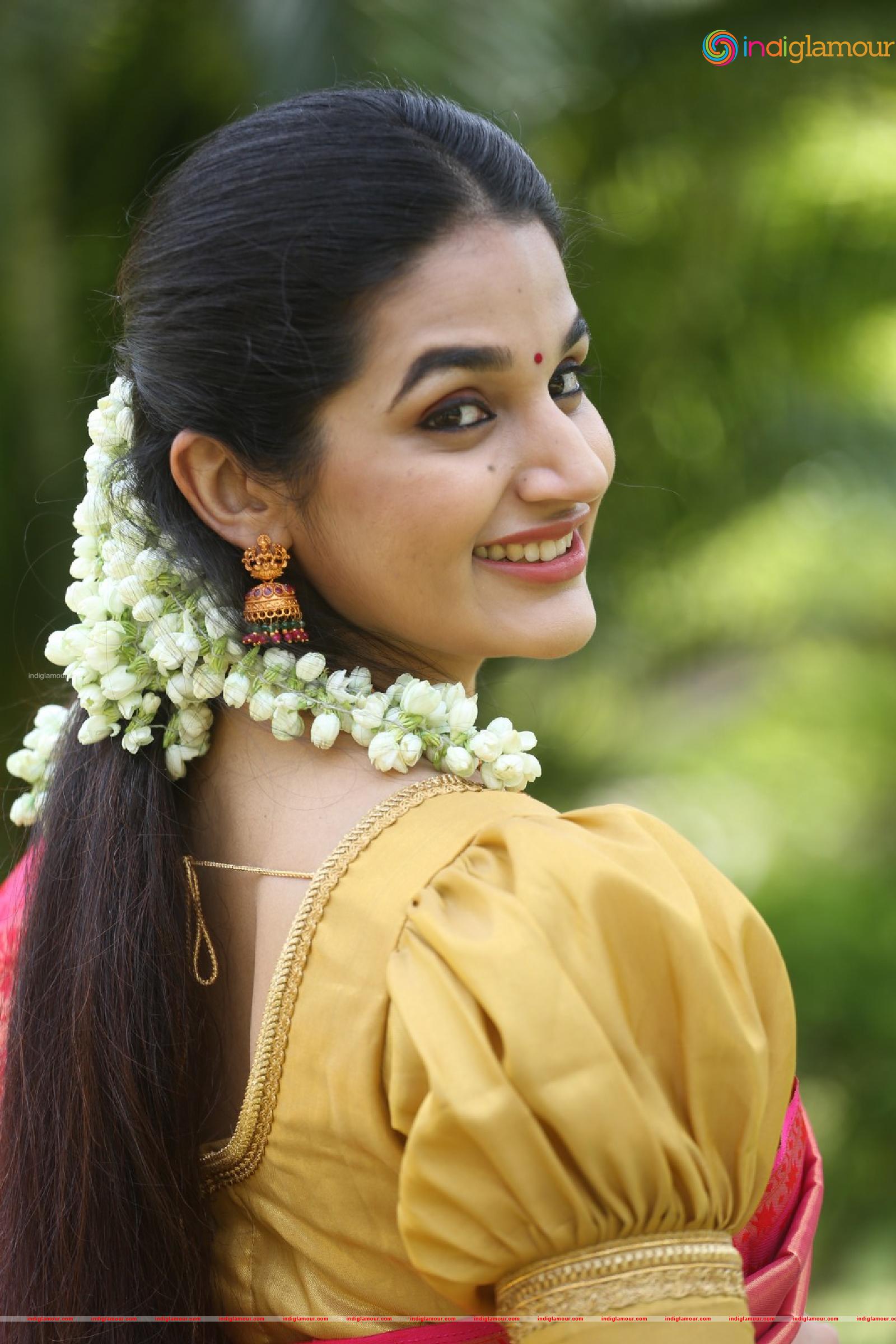 Aparna Janardanan Actress hd photo