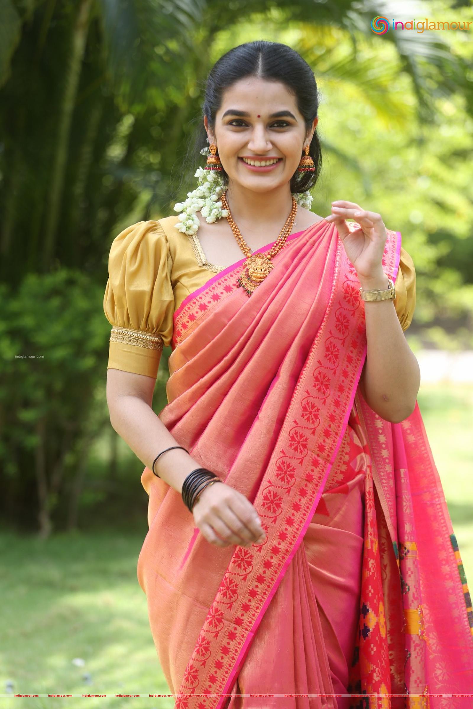 Aparna Janardanan Actress hd photo