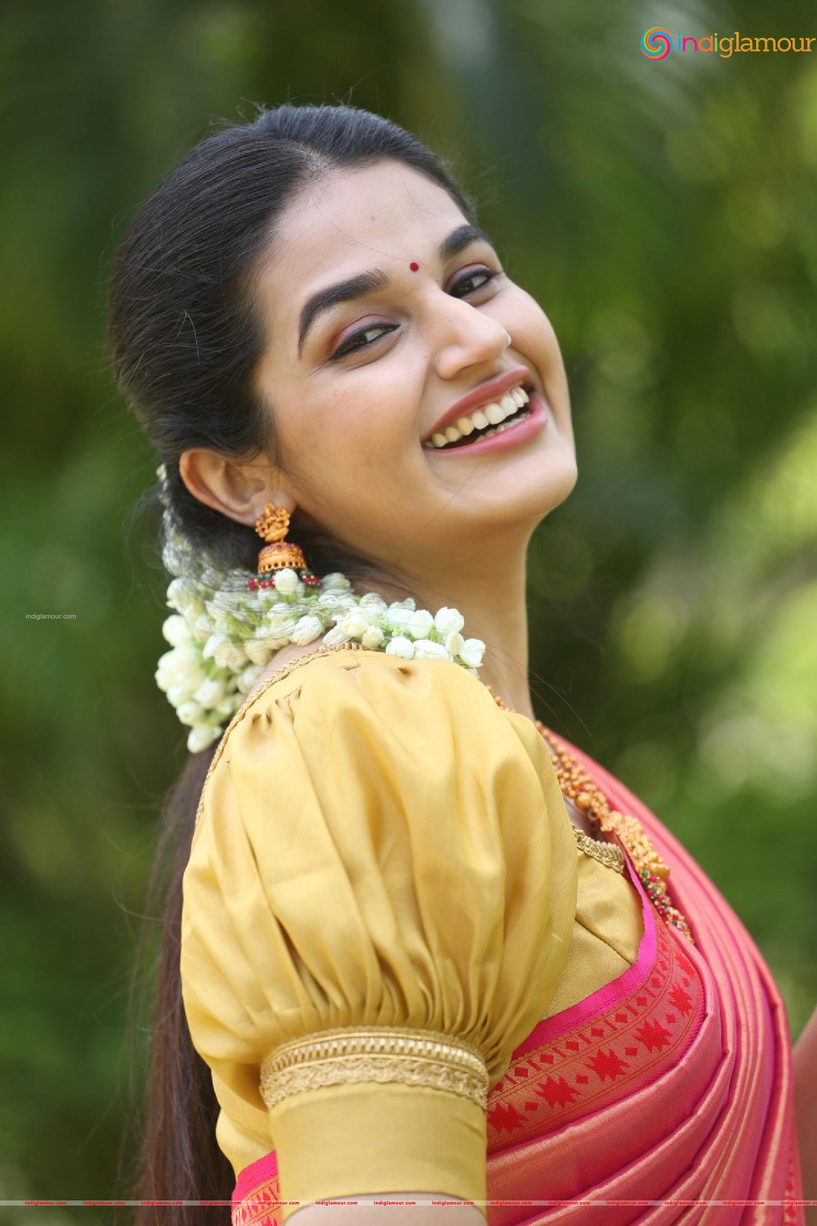 Aparna Janardanan Actress hd photo