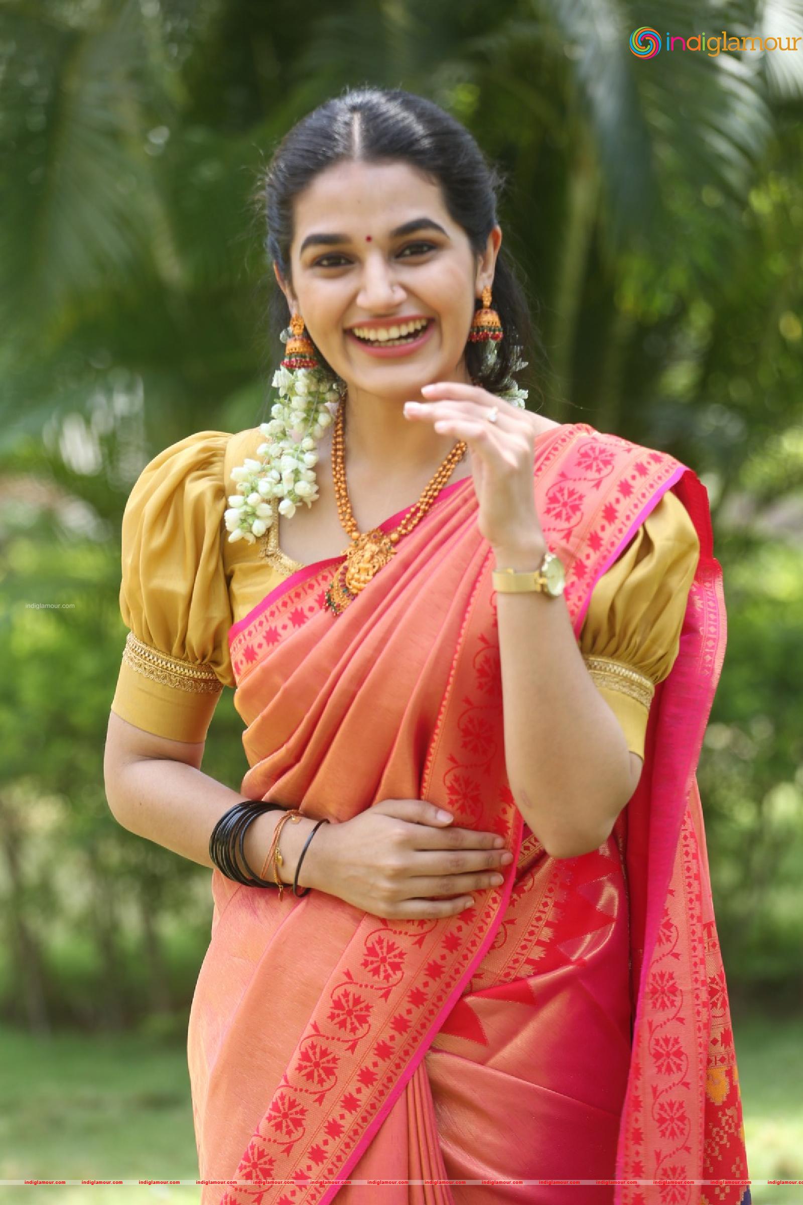 Aparna Janardanan Actress hd photo