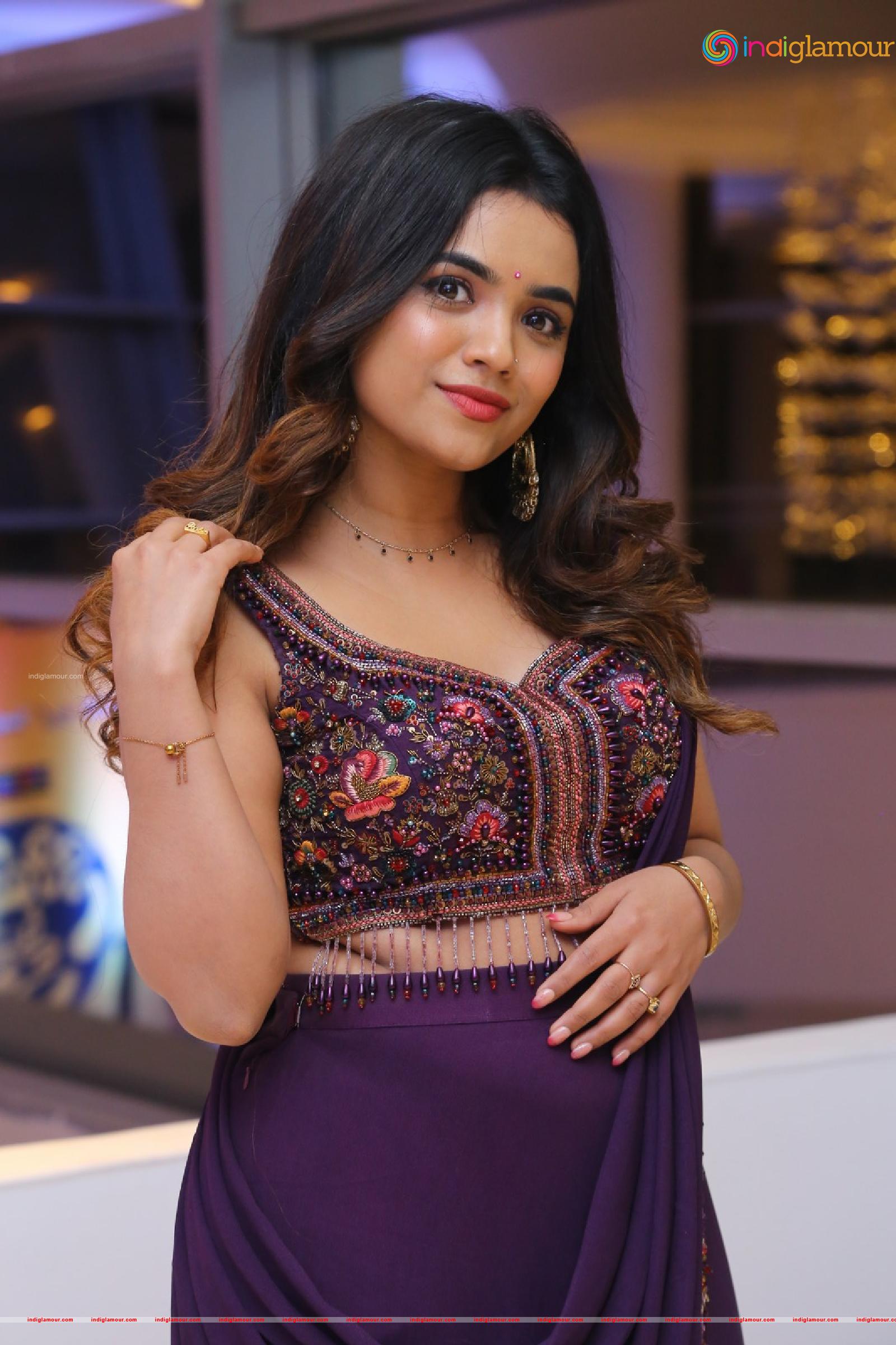 Arati Podi Actress hd photo