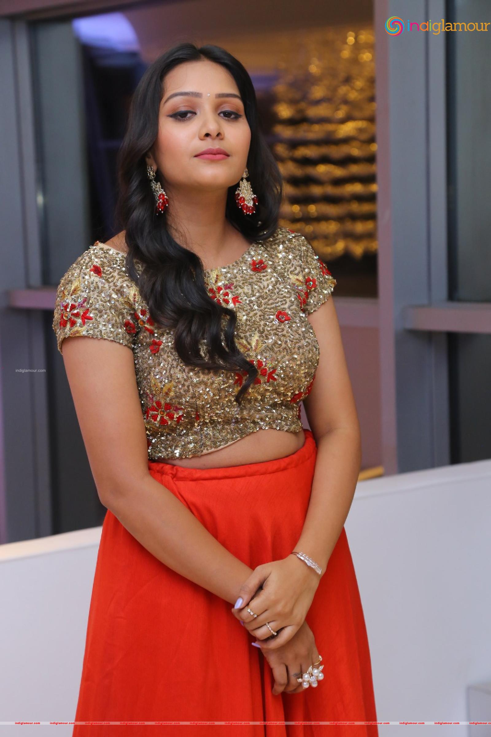 Yamini Actress hd photo