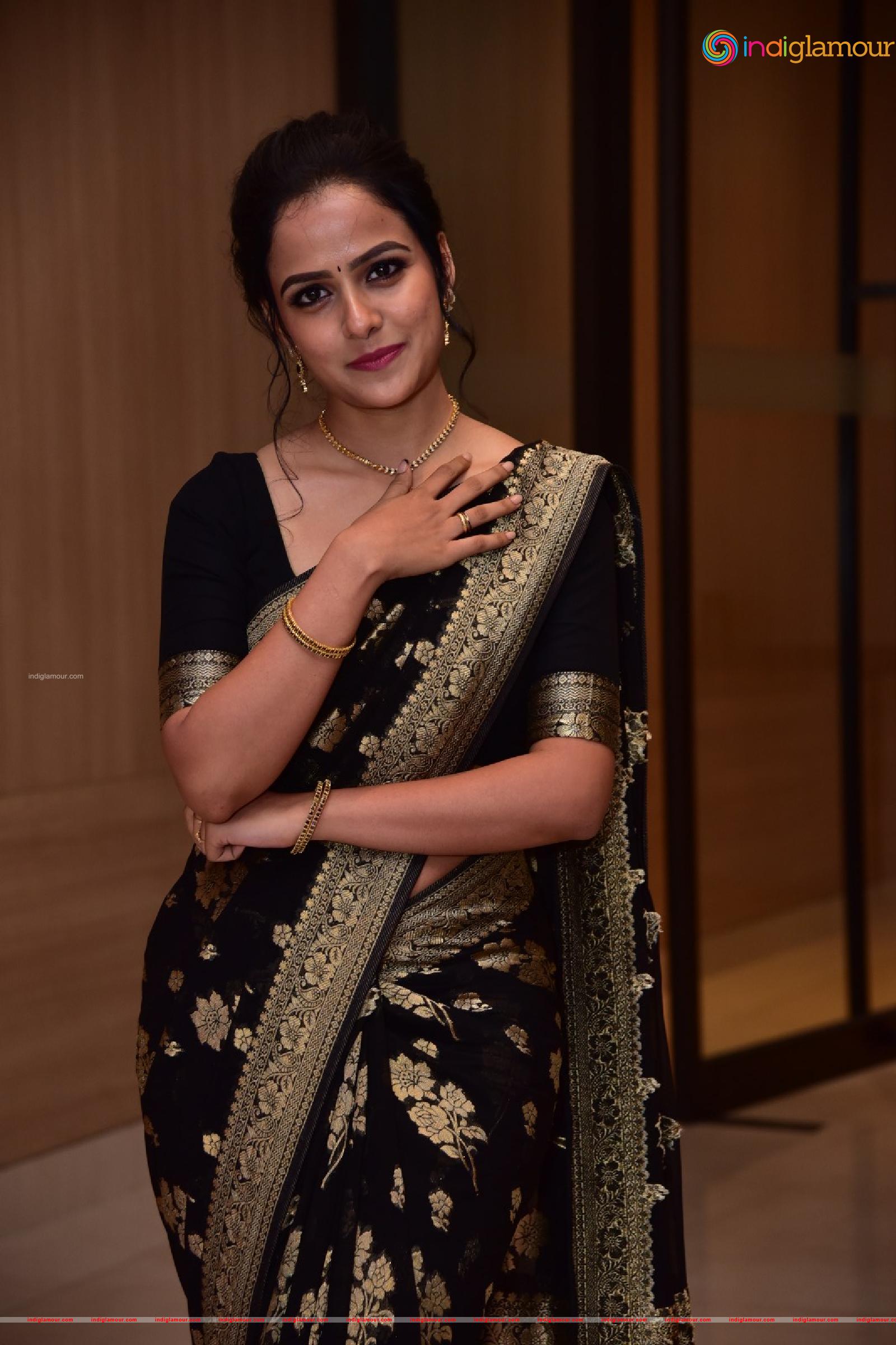 Vaishnavi Chaitanya Actress hd photo